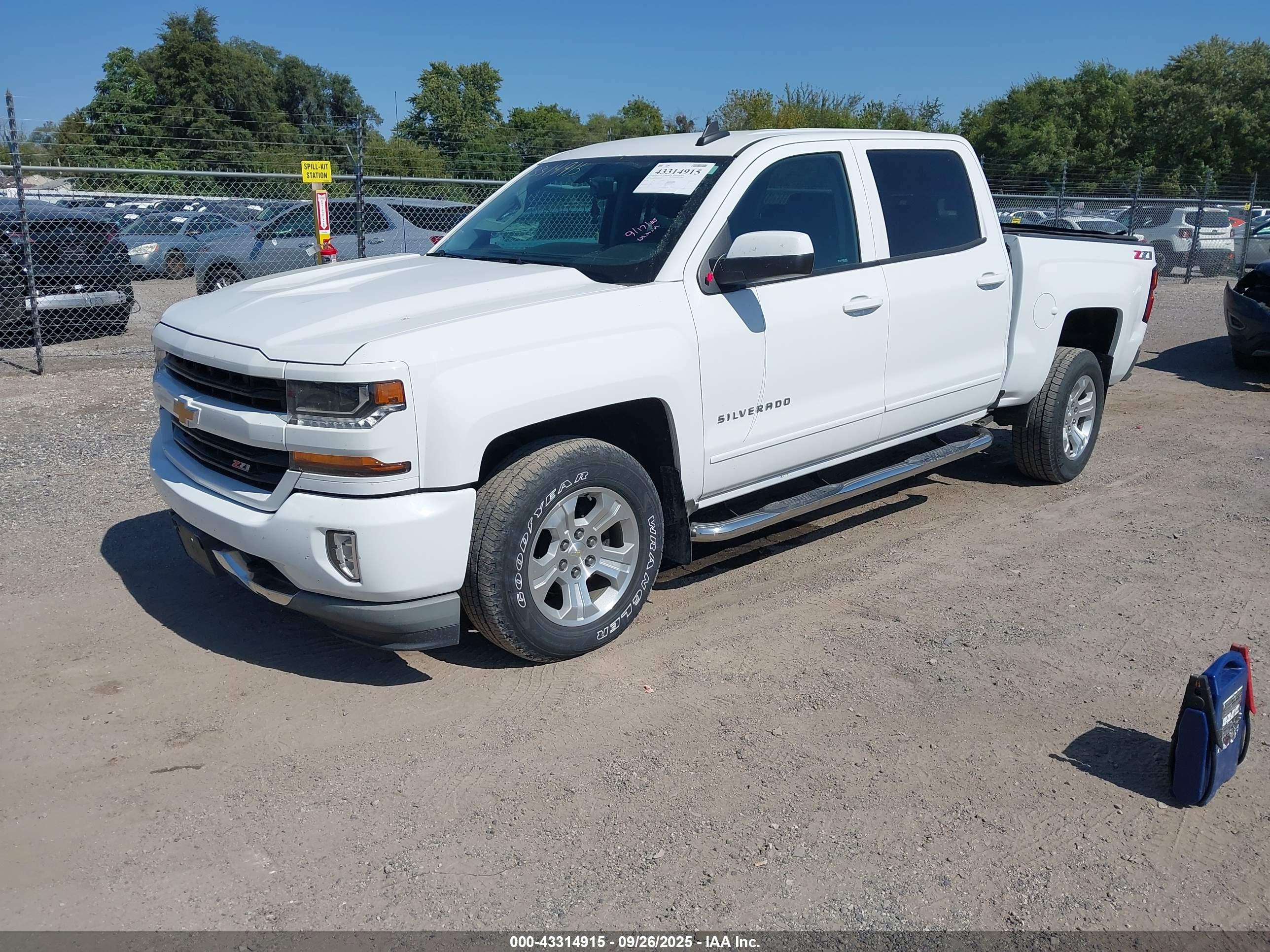 CHEVROLET SILVERADO image 2