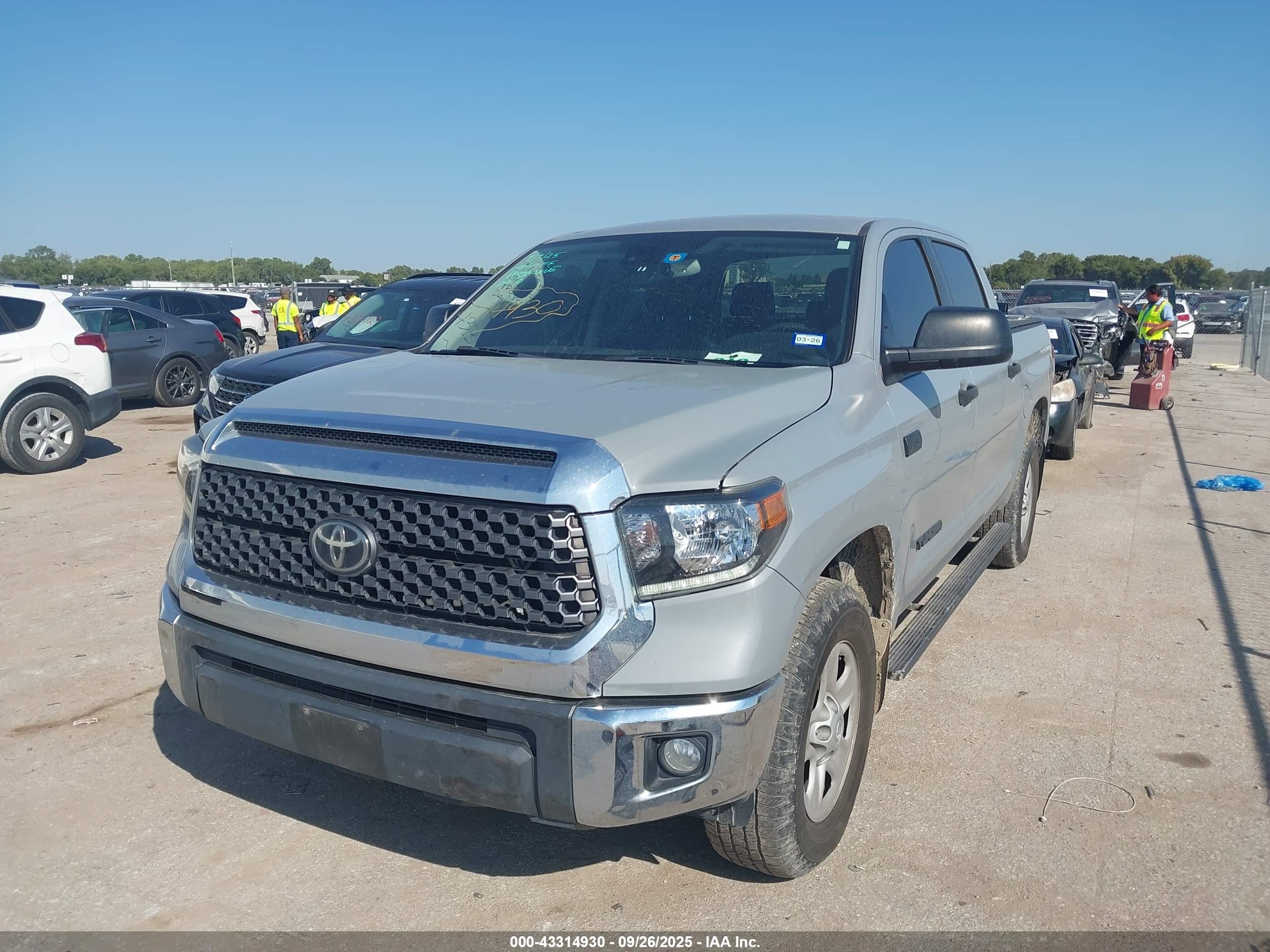 TOYOTA TUNDRA image 2
