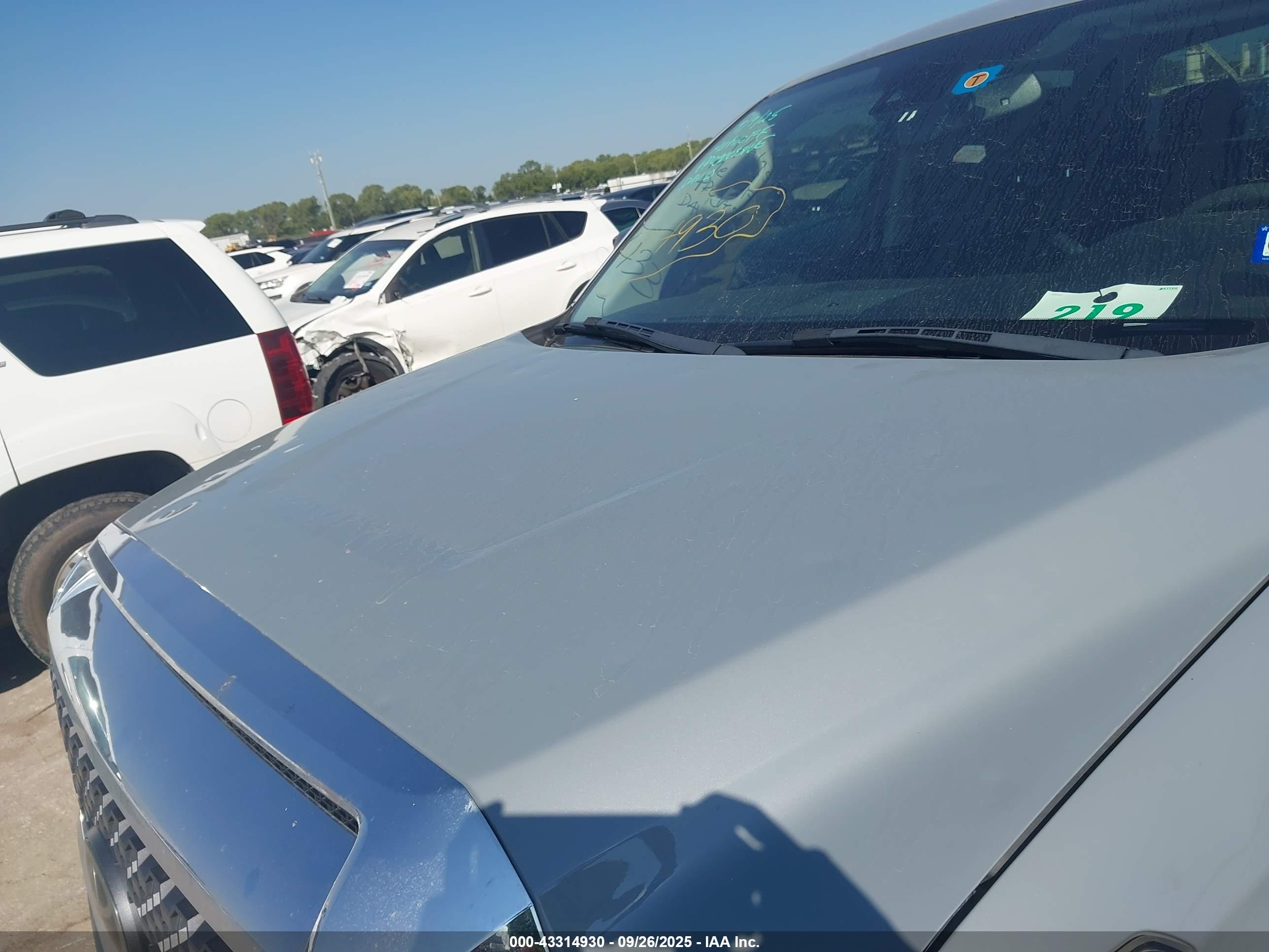 TOYOTA TUNDRA image 6