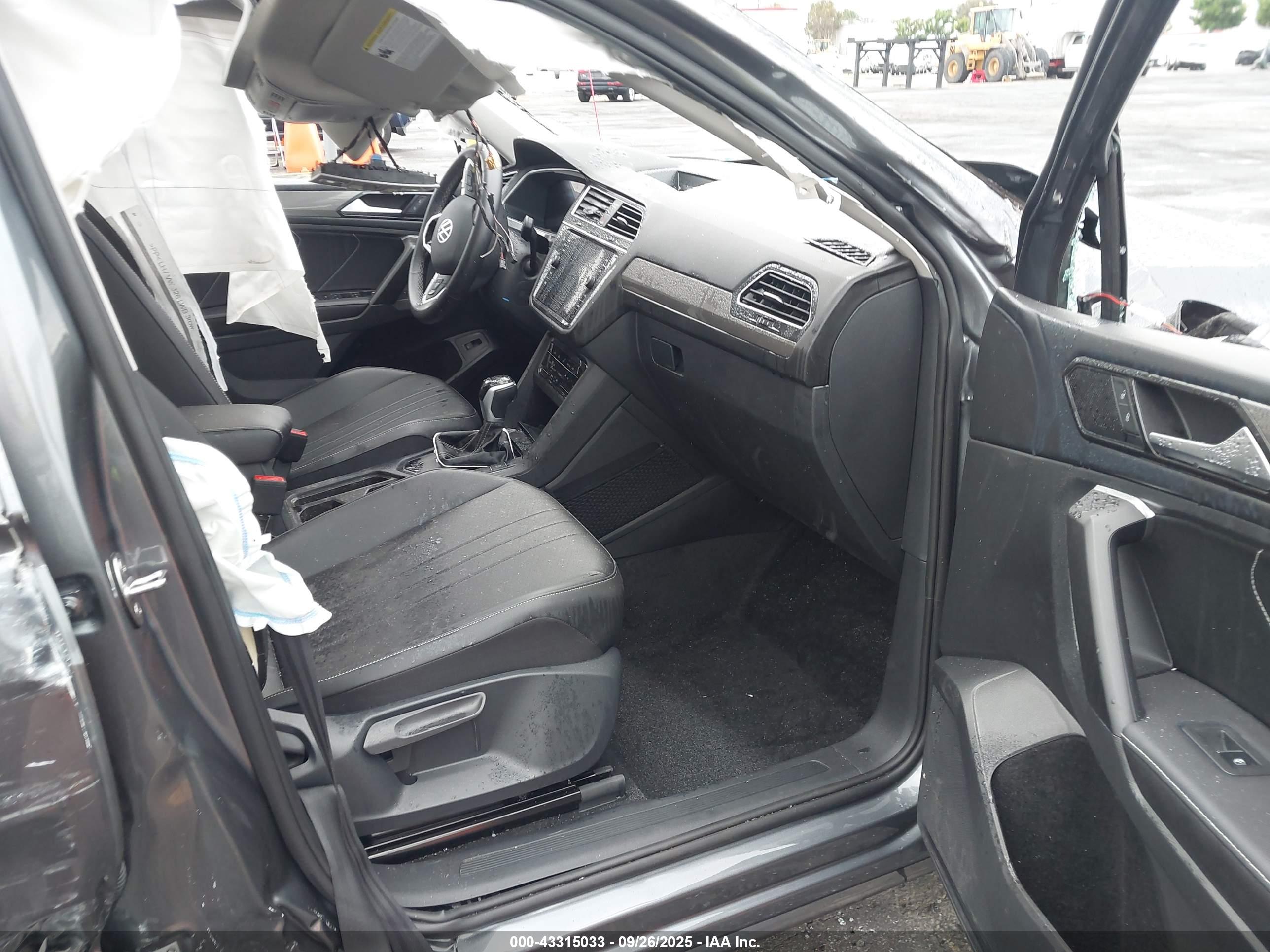 VOLKSWAGEN TIGUAN image 5