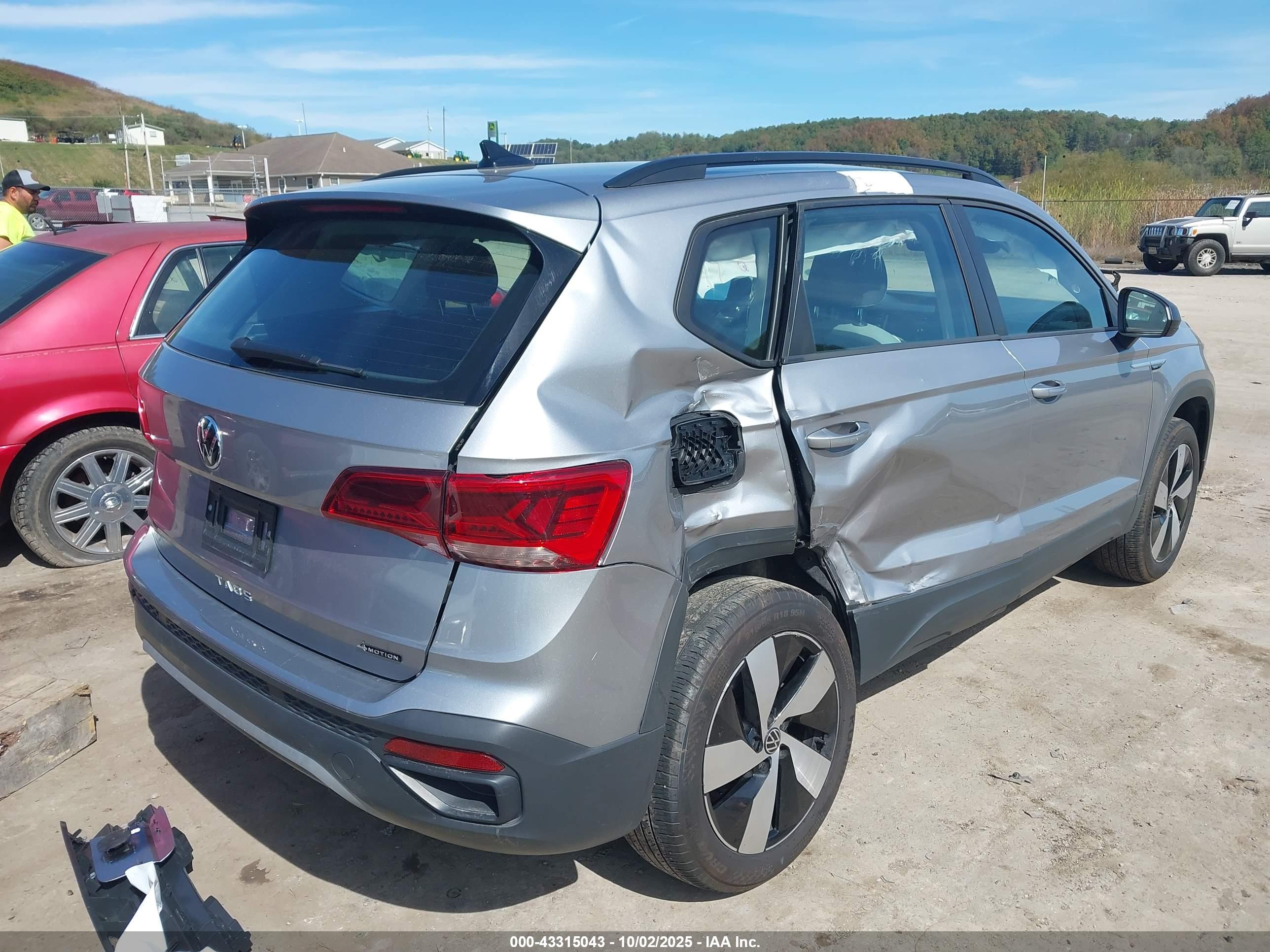 VOLKSWAGEN TAOS image 4