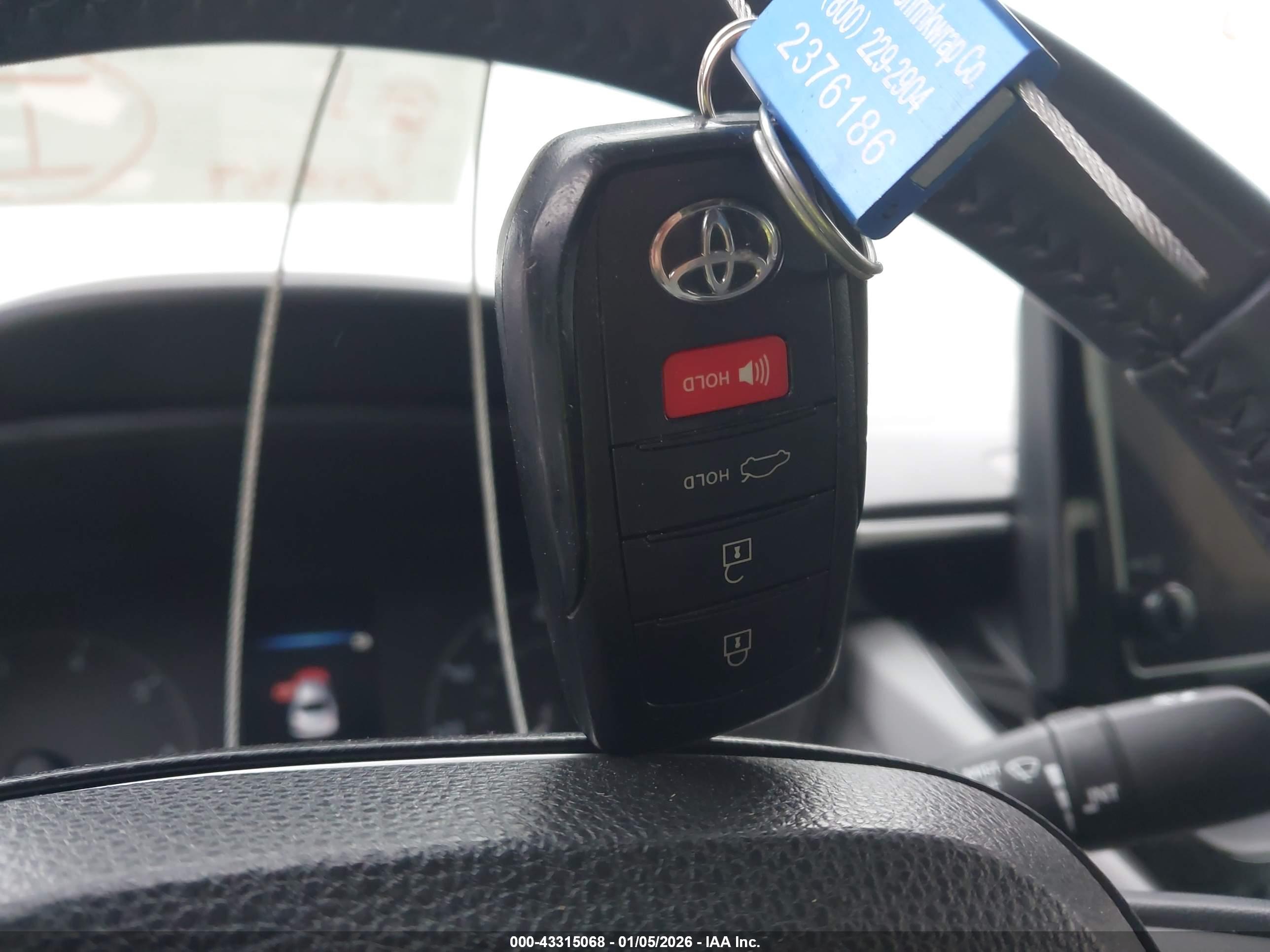 TOYOTA COROLLA image 11