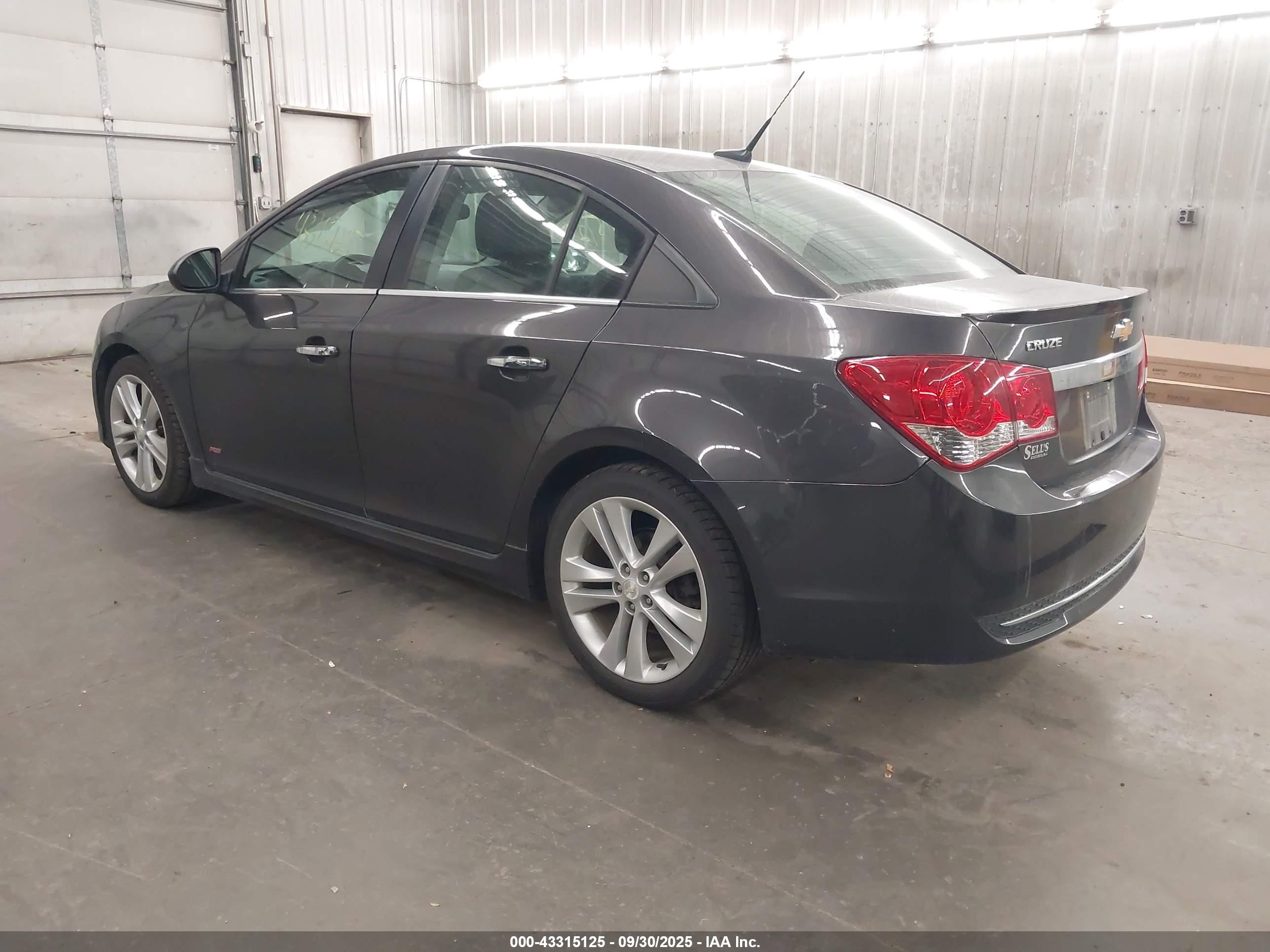 CHEVROLET CRUZE image 3