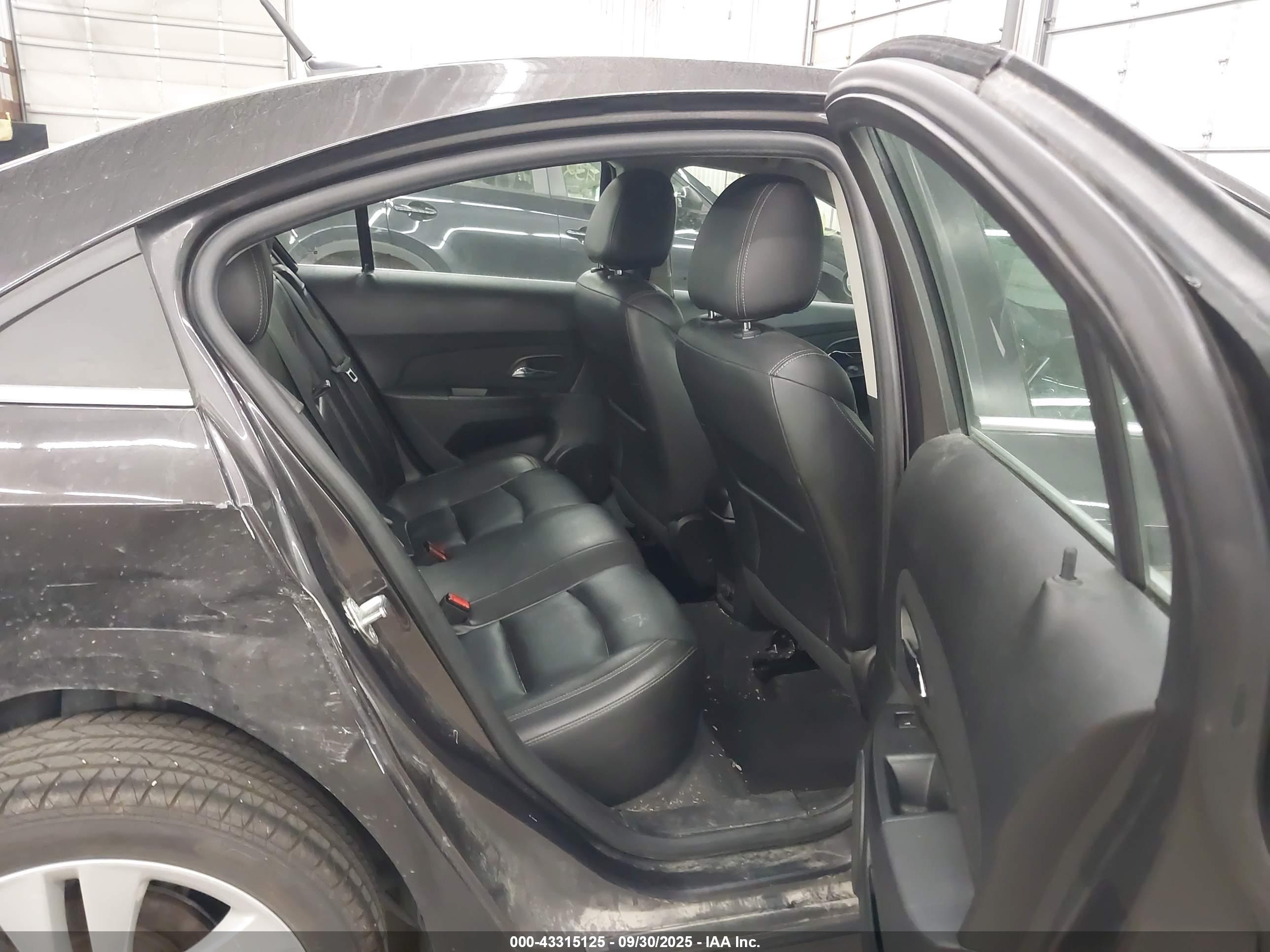 CHEVROLET CRUZE image 8