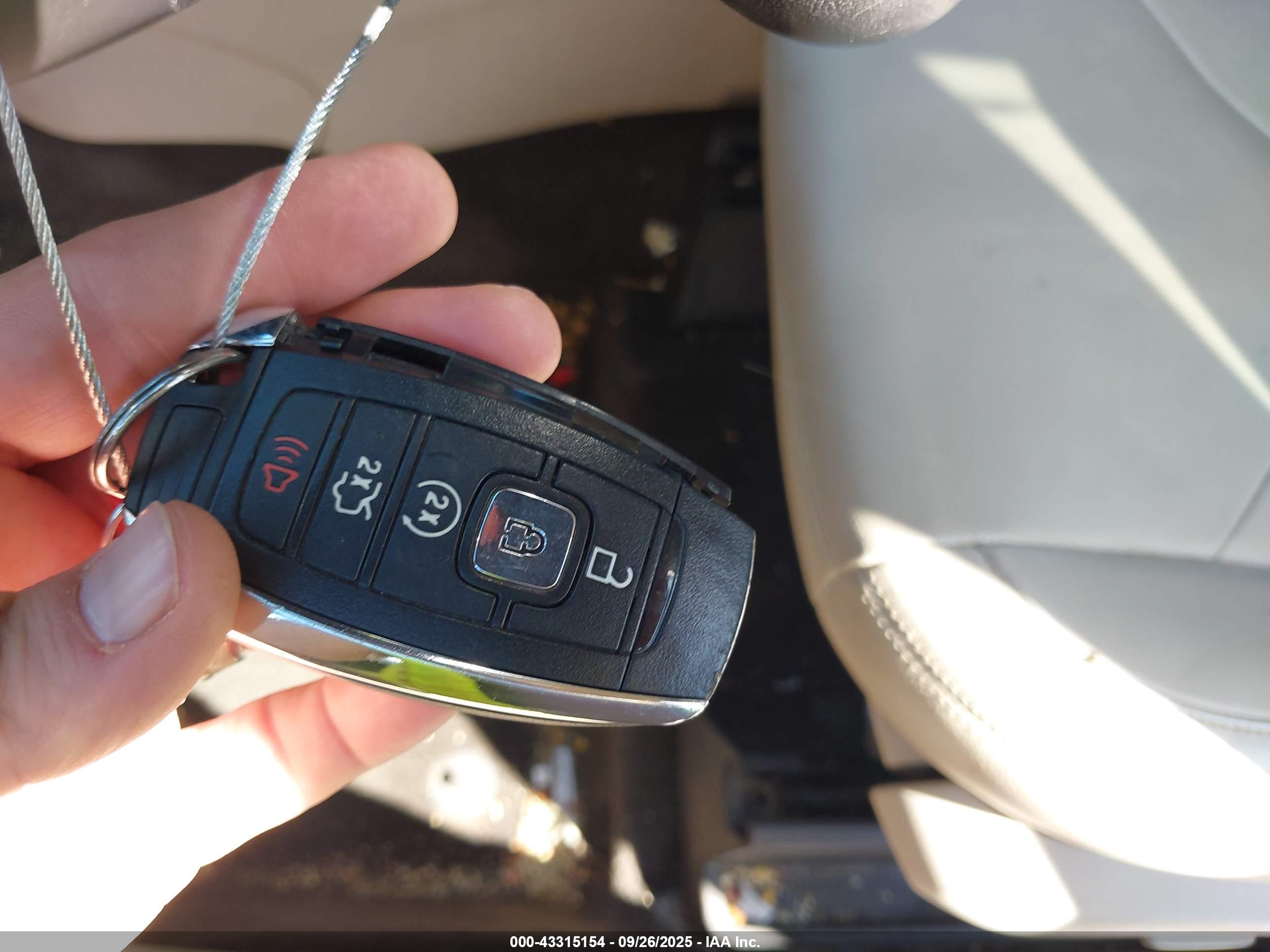 LINCOLN MKC image 11