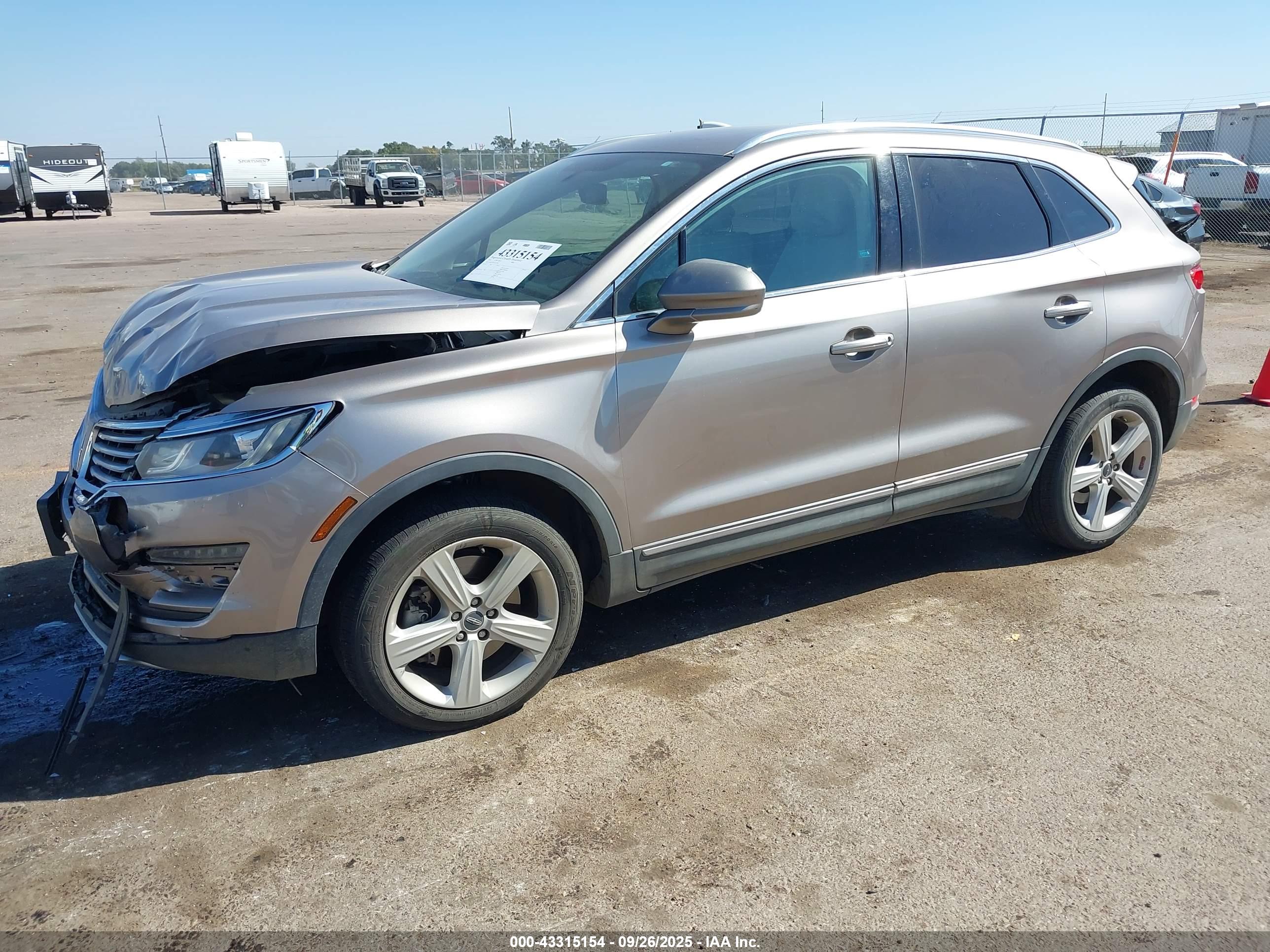 LINCOLN MKC image 2