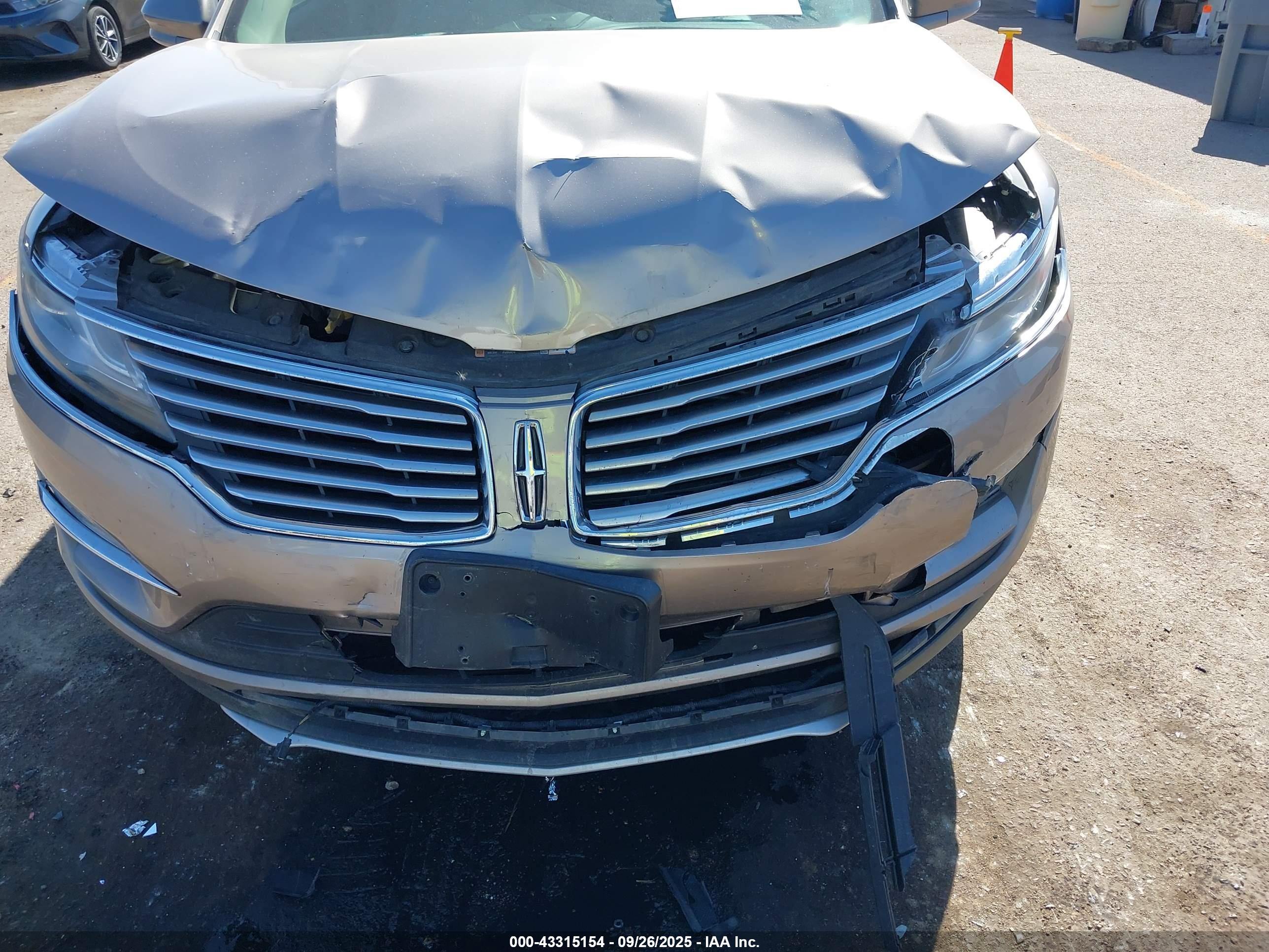 LINCOLN MKC image 6