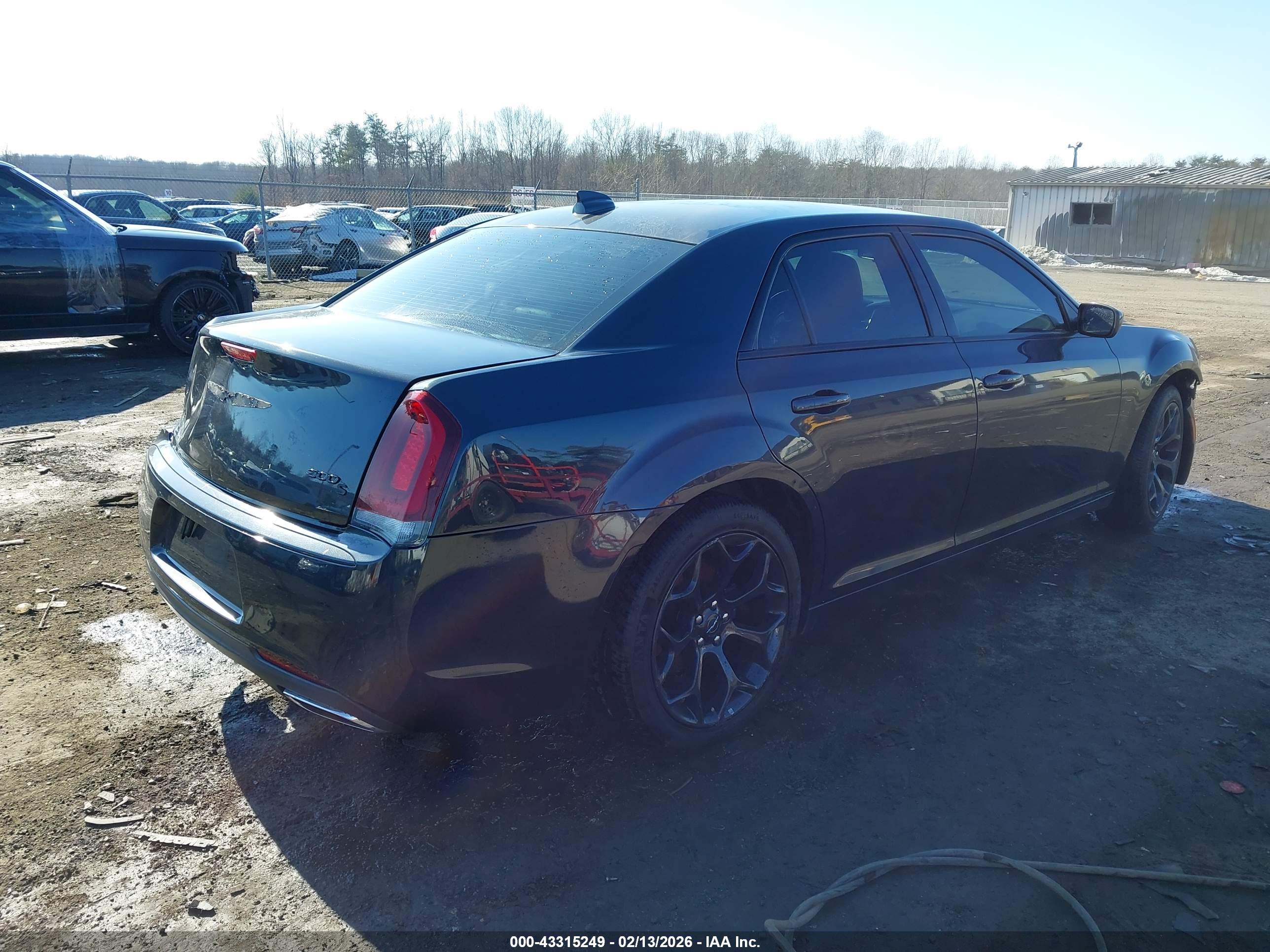 CHRYSLER 300 image 4