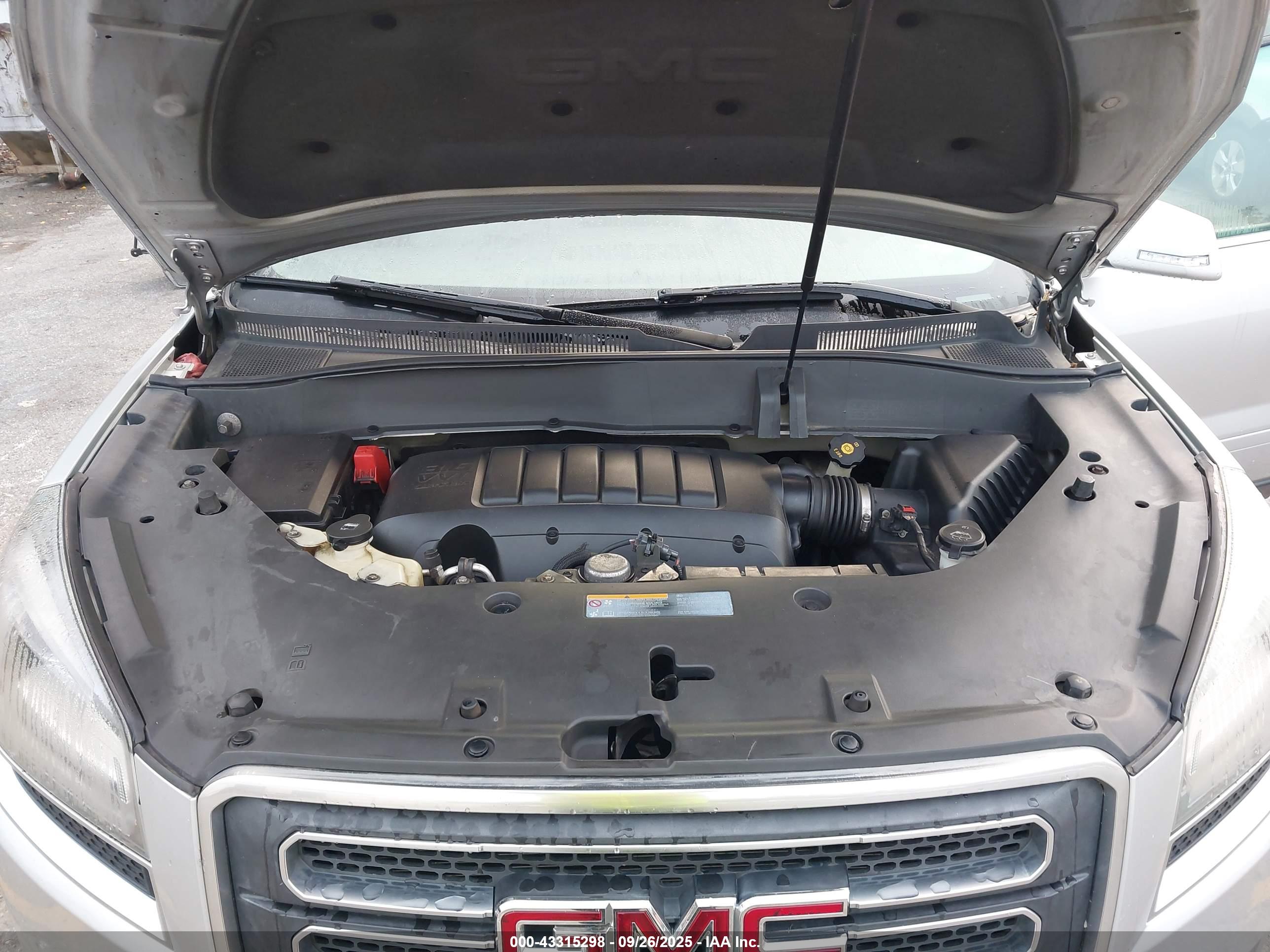 GMC ACADIA image 10