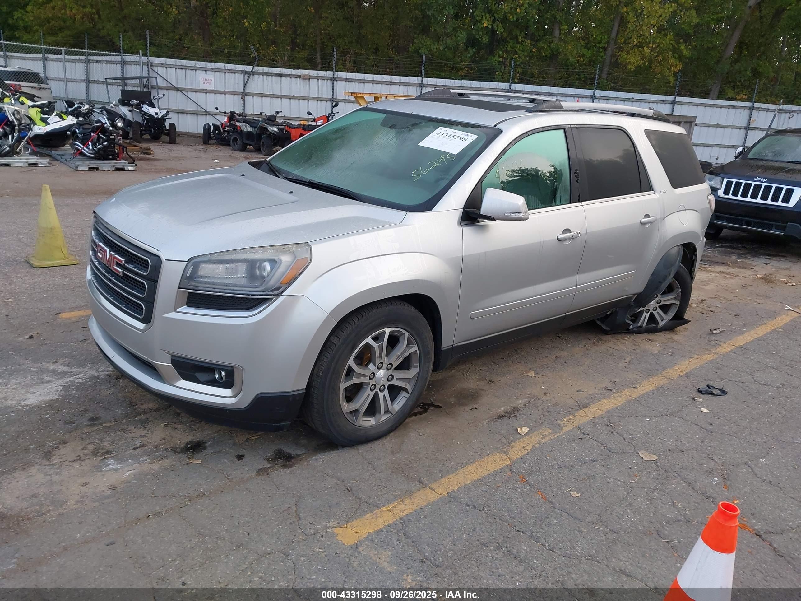 GMC ACADIA image 2