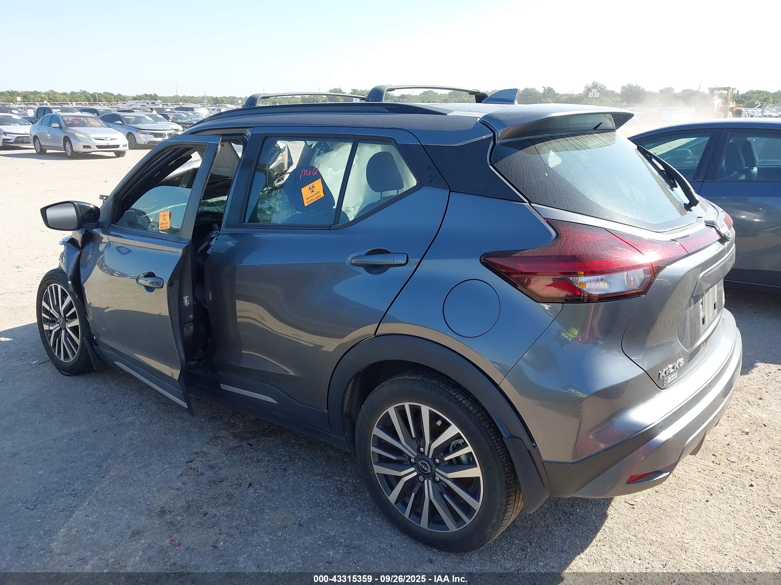 NISSAN KICKS image 3