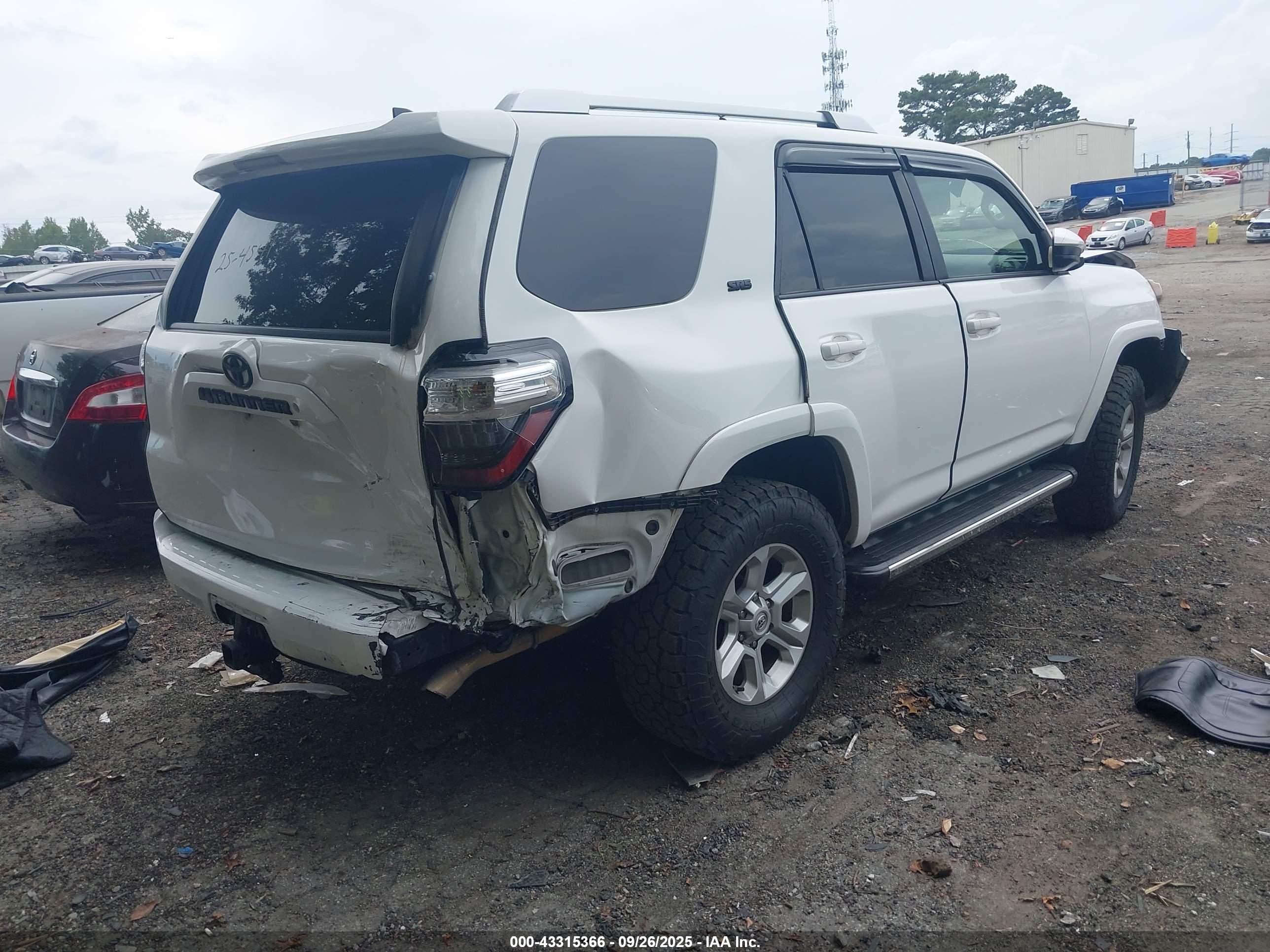 TOYOTA 4RUNNER image 4