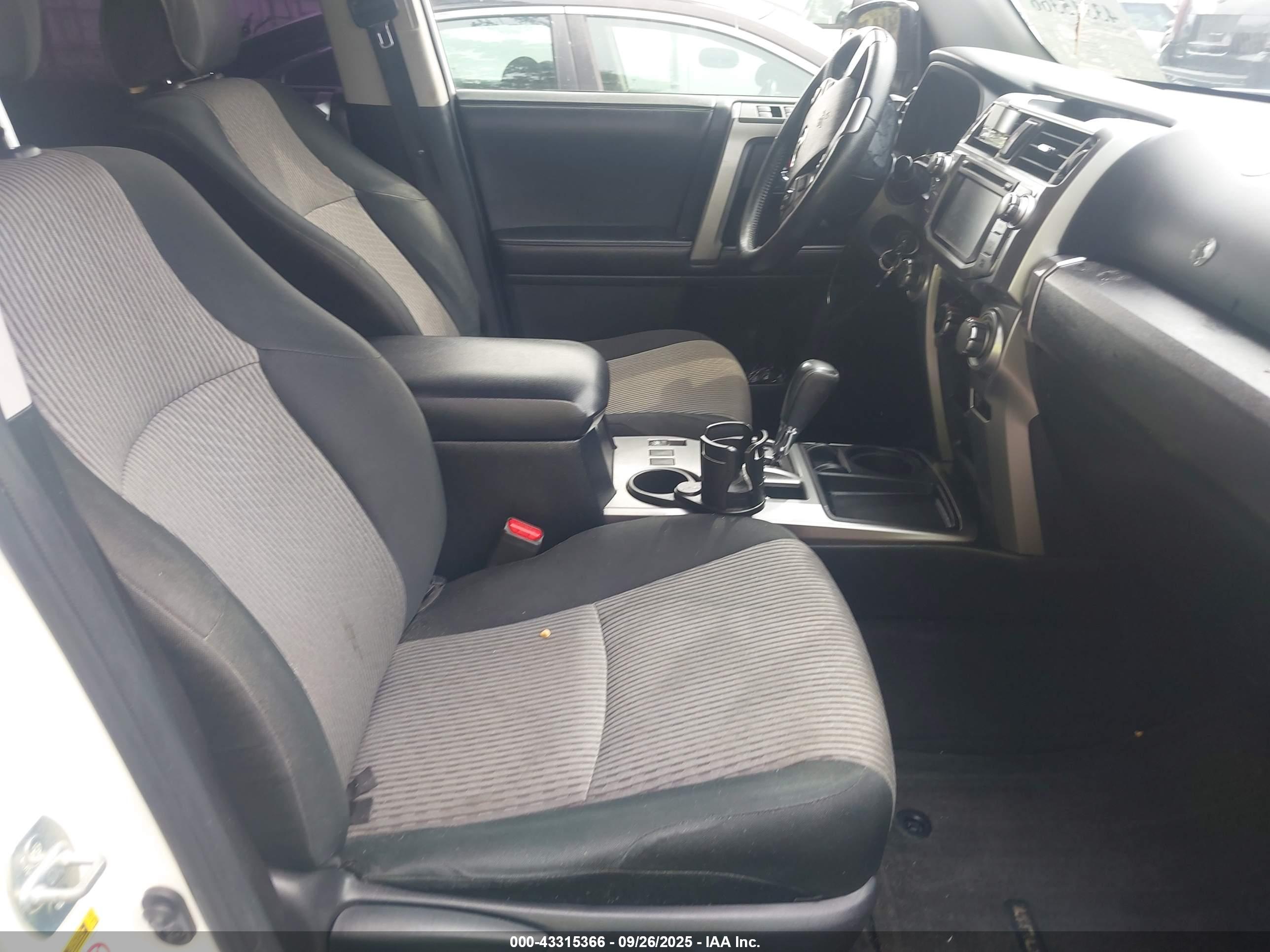 TOYOTA 4RUNNER image 5