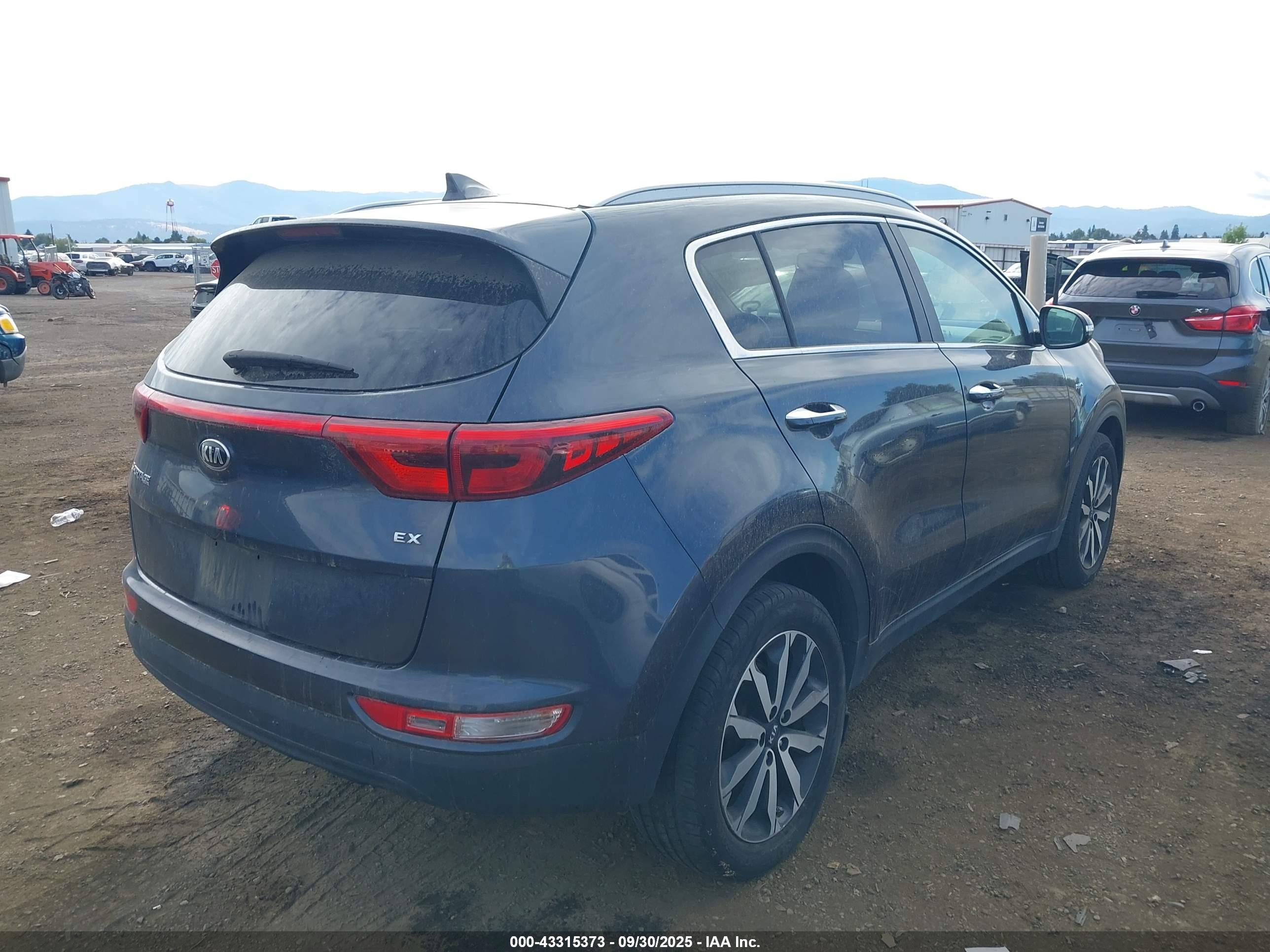 KIA SPORTAGE image 4