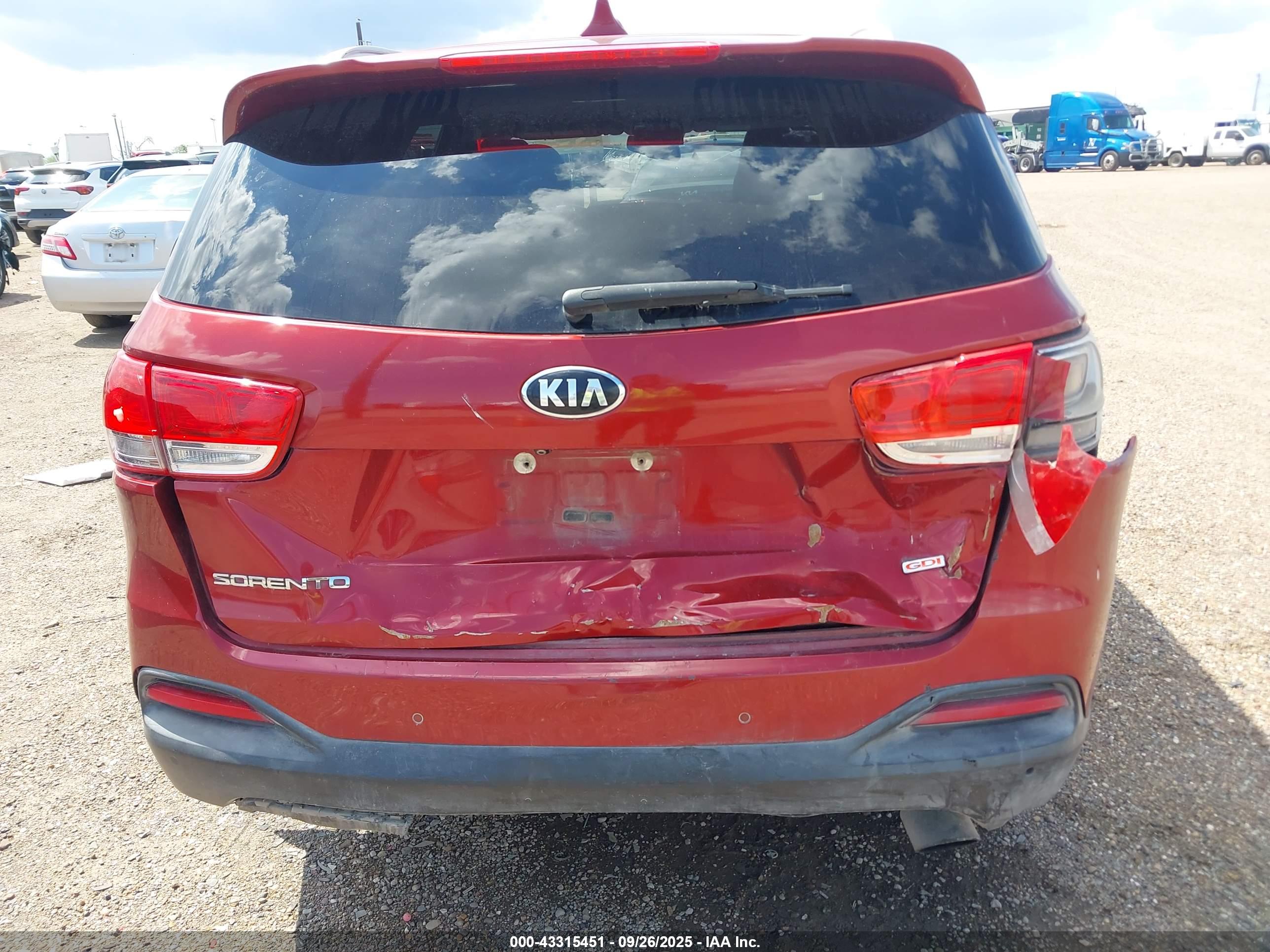 KIA SORENTO image 6