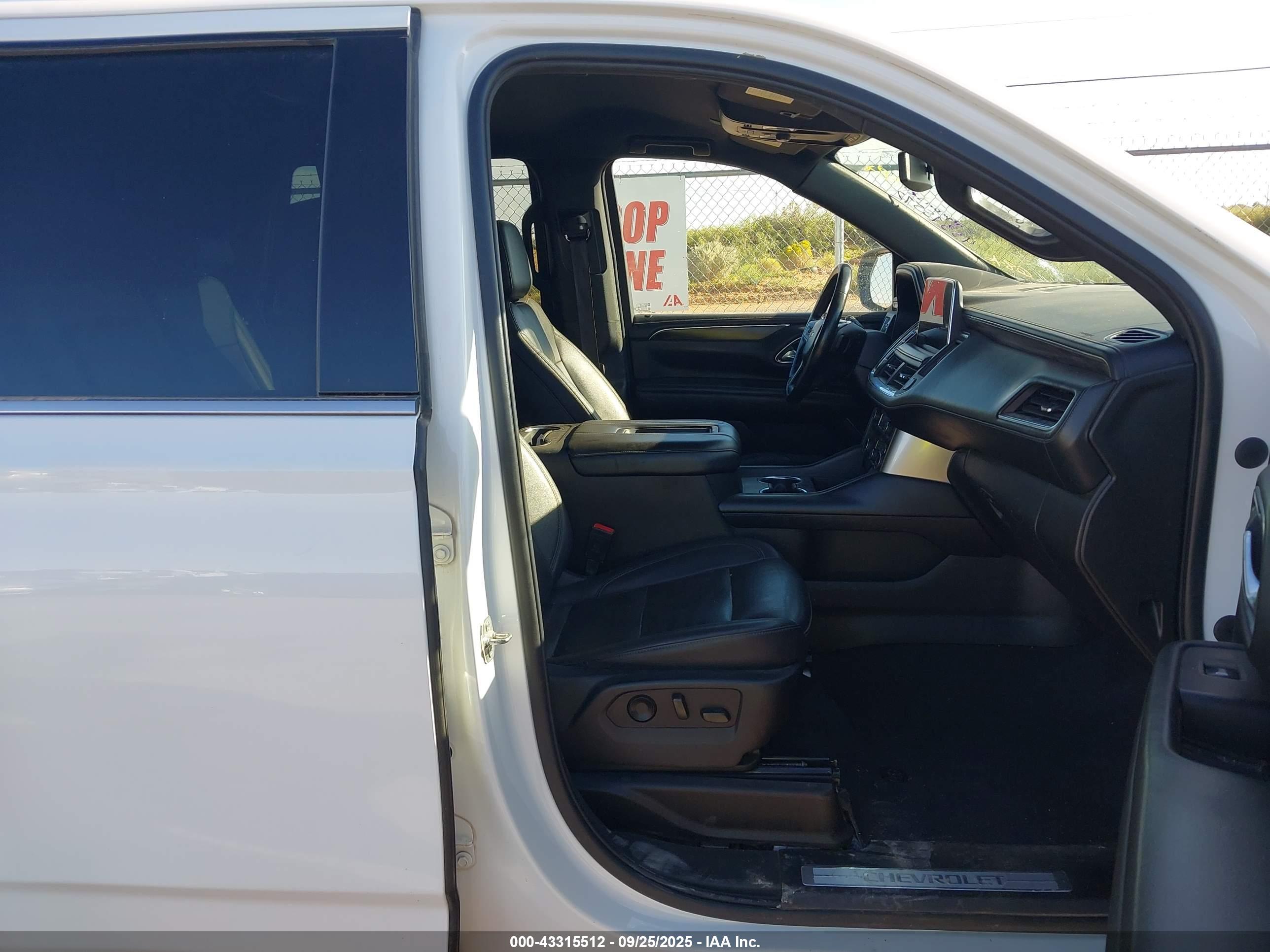 CHEVROLET TAHOE image 5