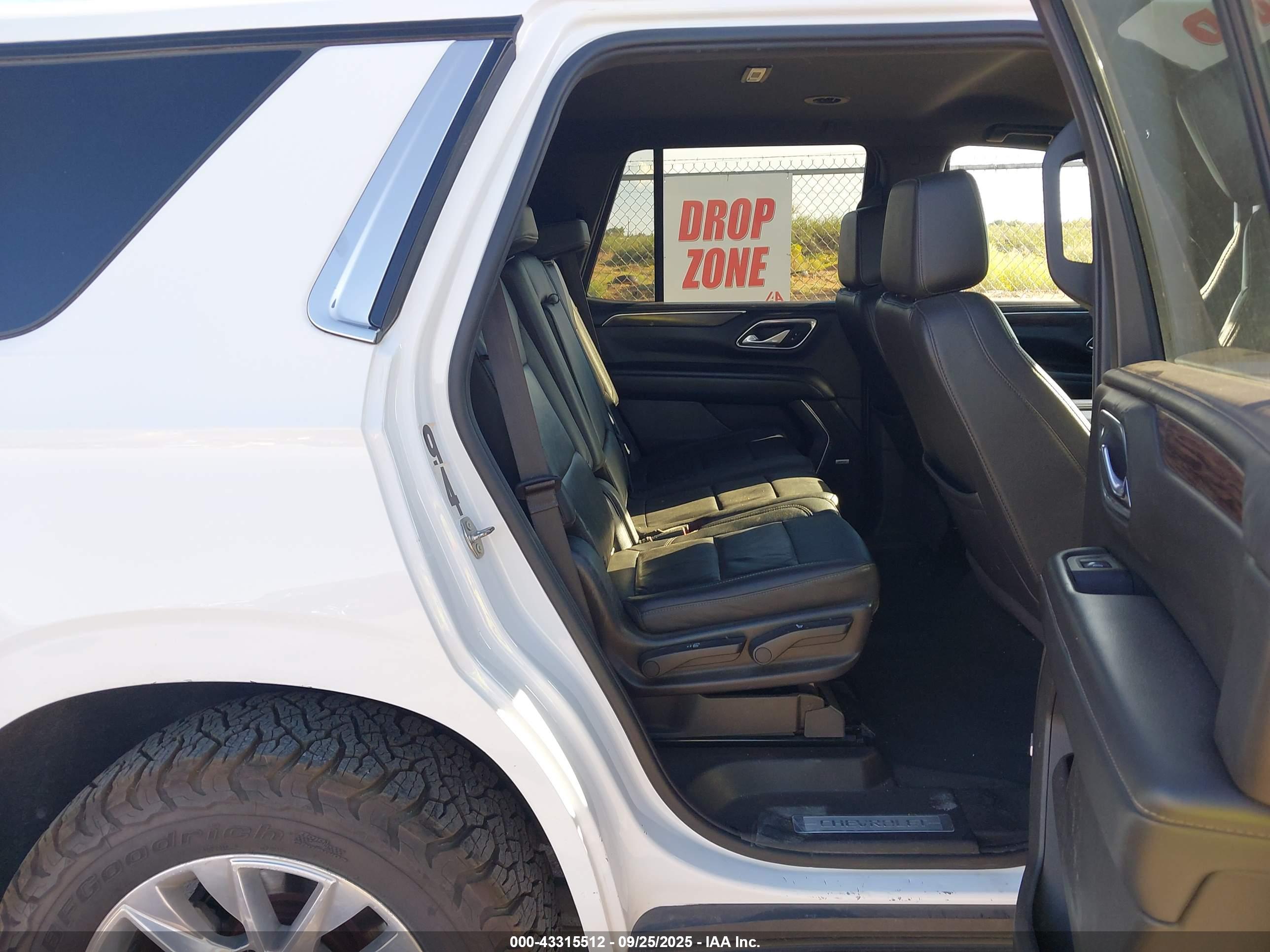 CHEVROLET TAHOE image 8