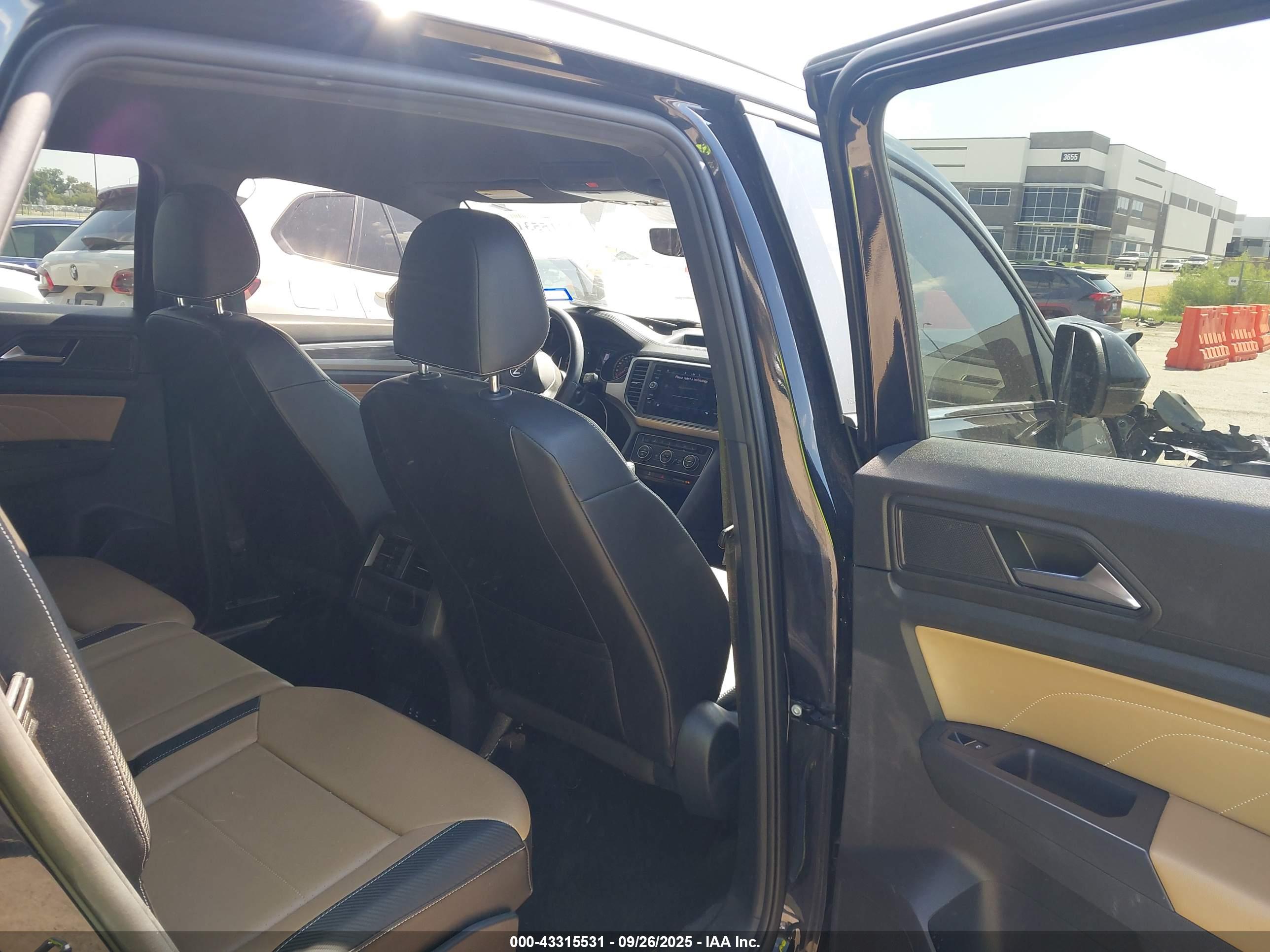 VOLKSWAGEN ATLAS image 8