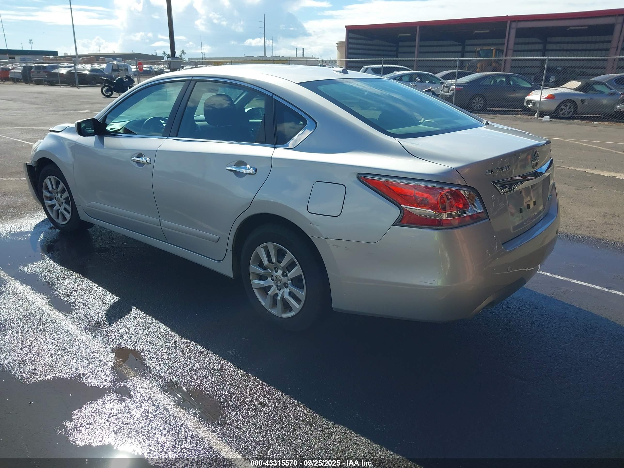 NISSAN ALTIMA image 3
