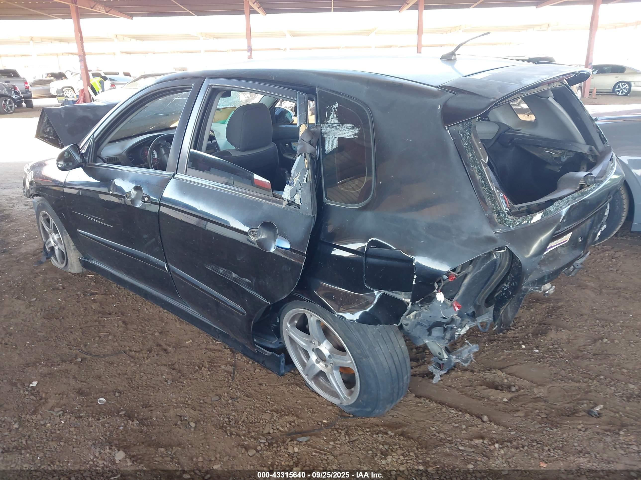KIA SPECTRA5 image 3