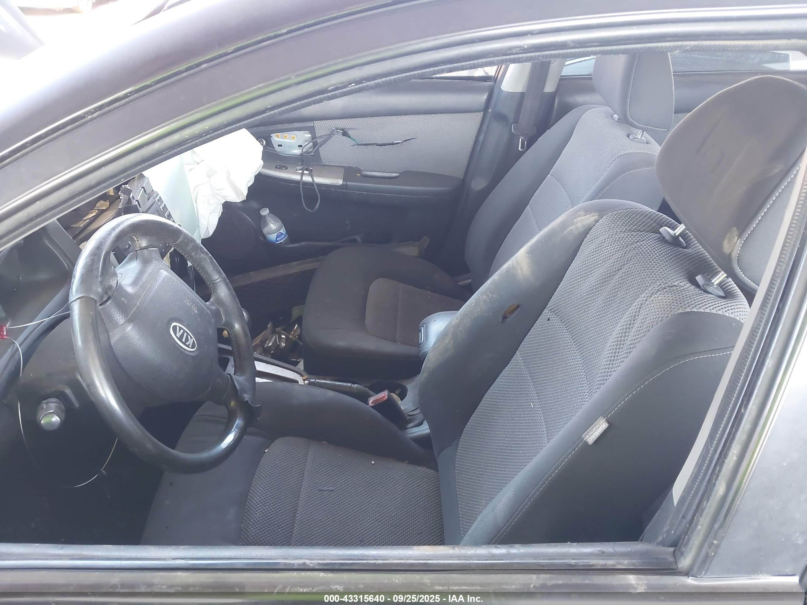 KIA SPECTRA5 image 5