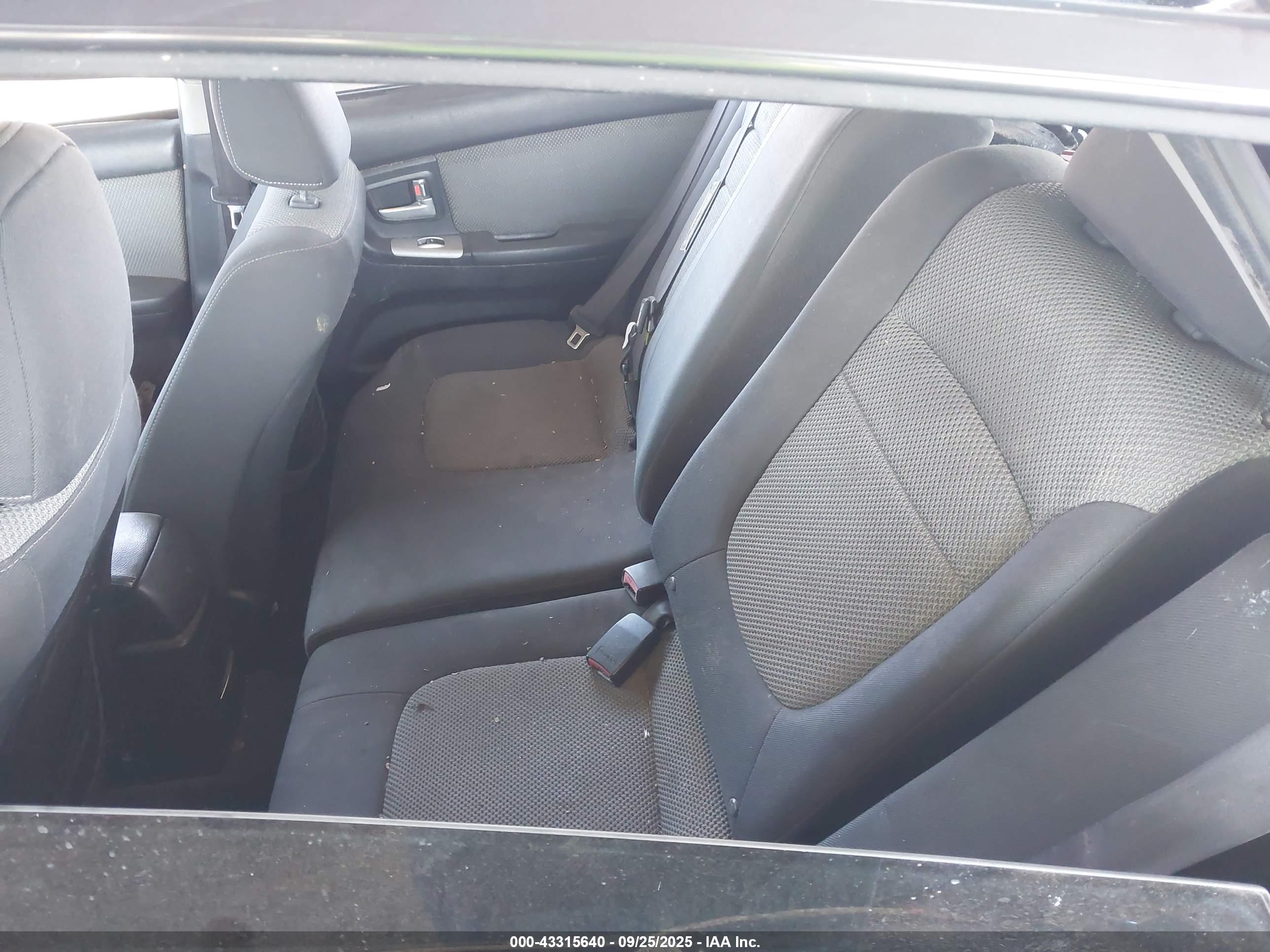 KIA SPECTRA5 image 8