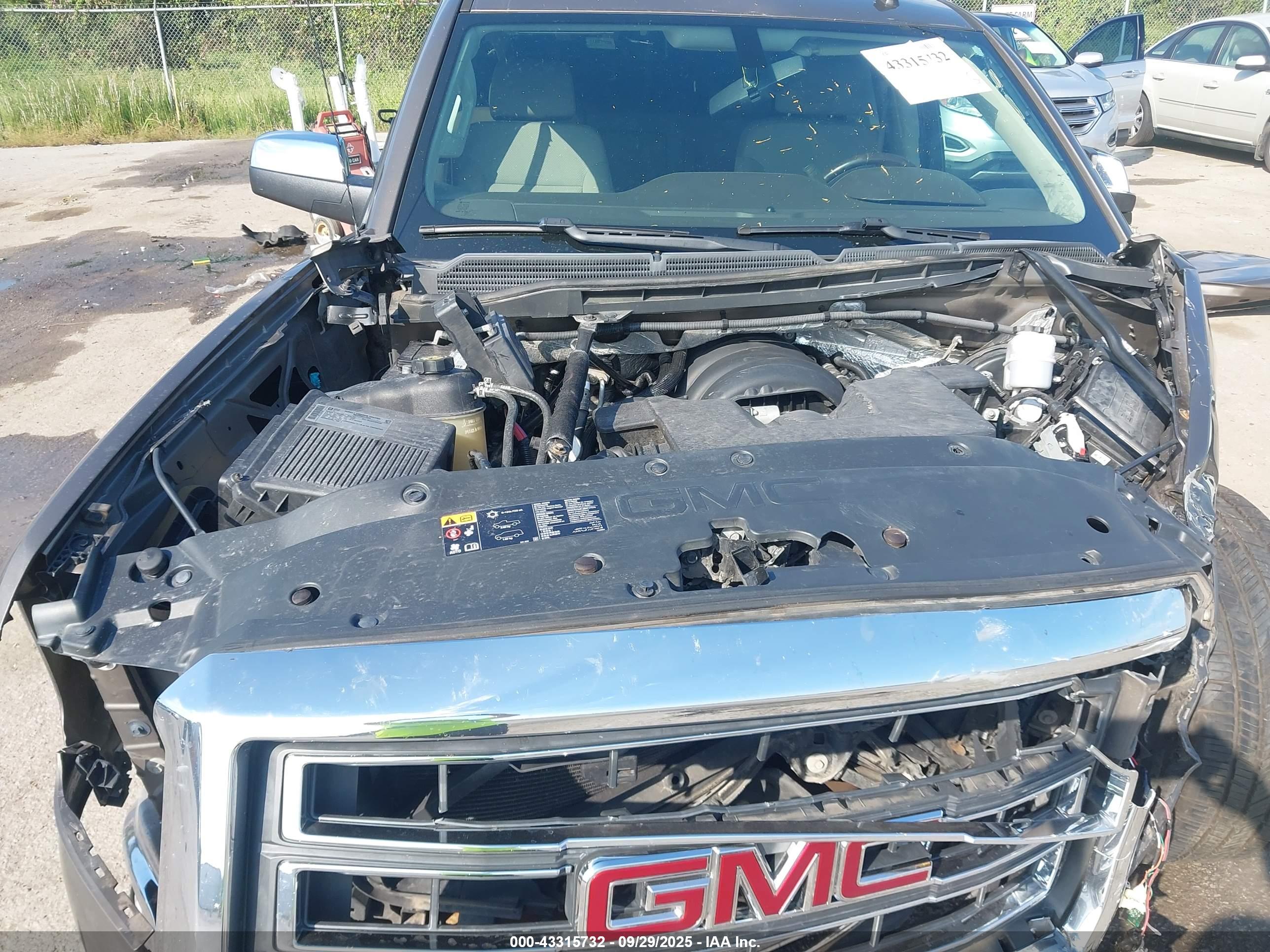 GMC SIERRA image 10