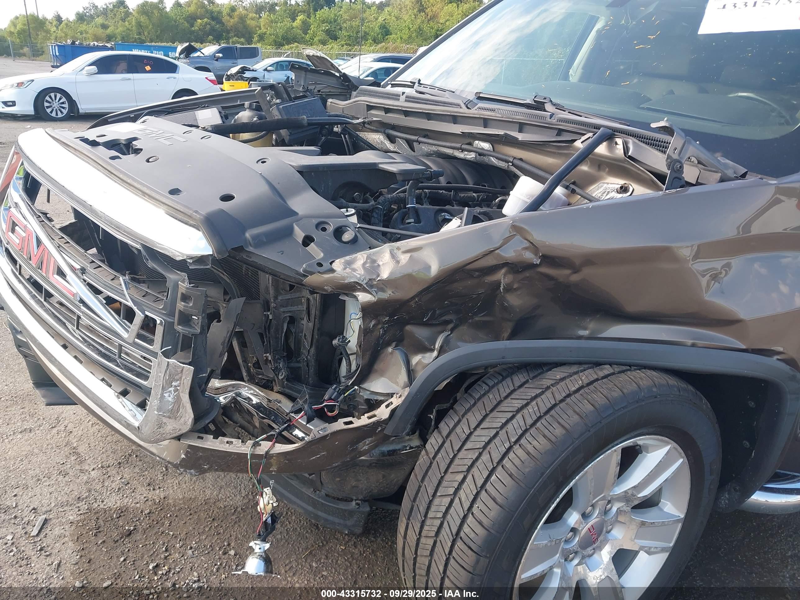 GMC SIERRA image 6