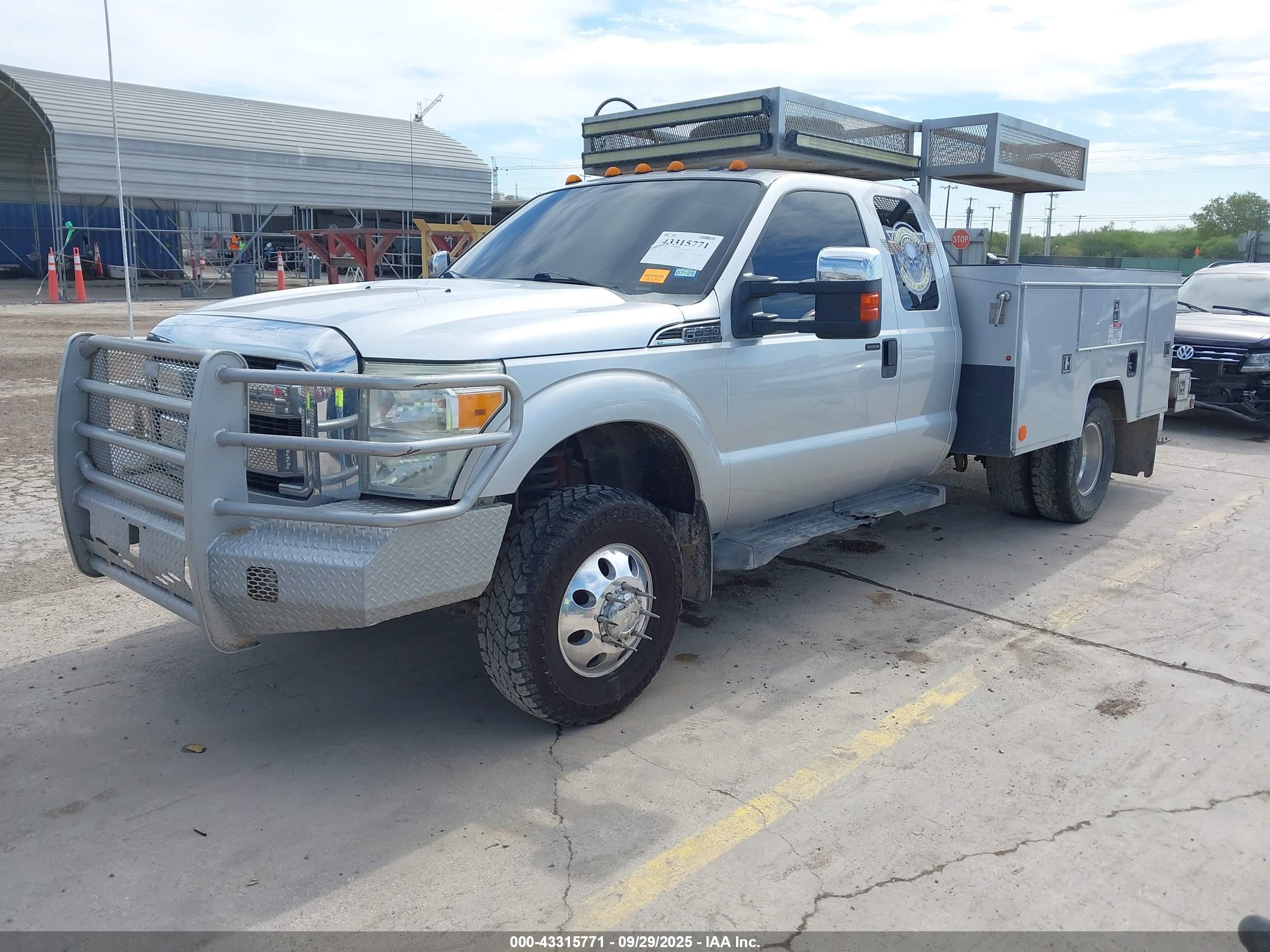 FORD F-350 image 2