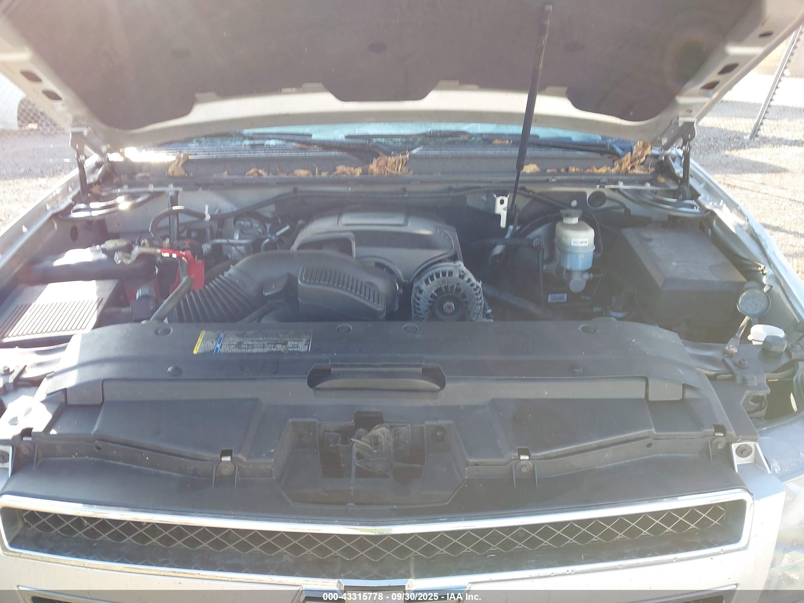 CHEVROLET TAHOE image 10