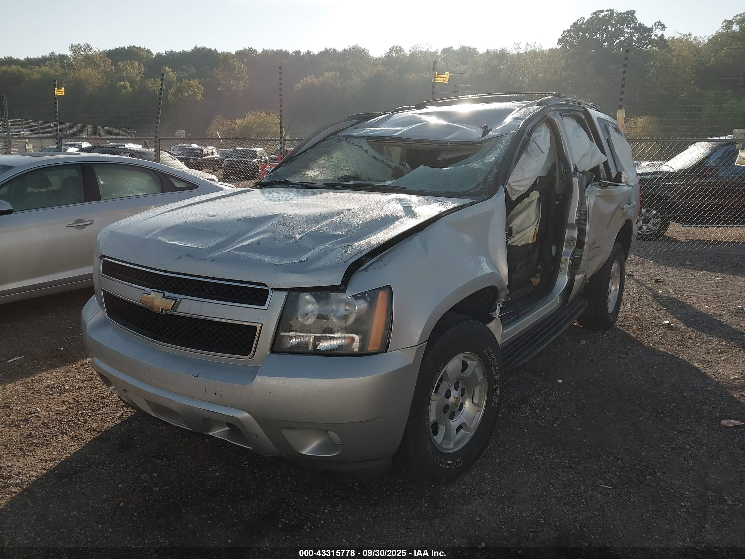 CHEVROLET TAHOE image 2