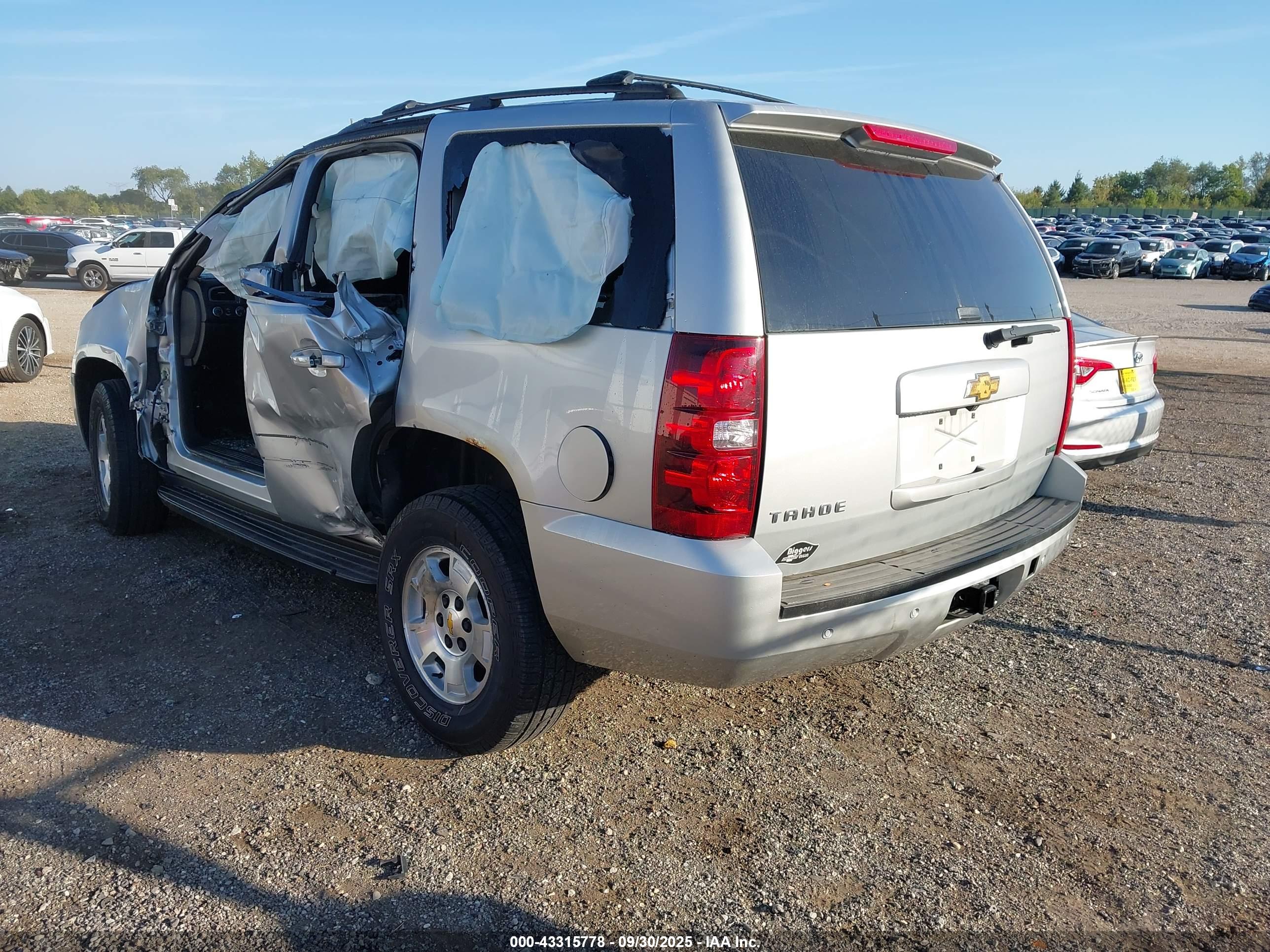 CHEVROLET TAHOE image 3