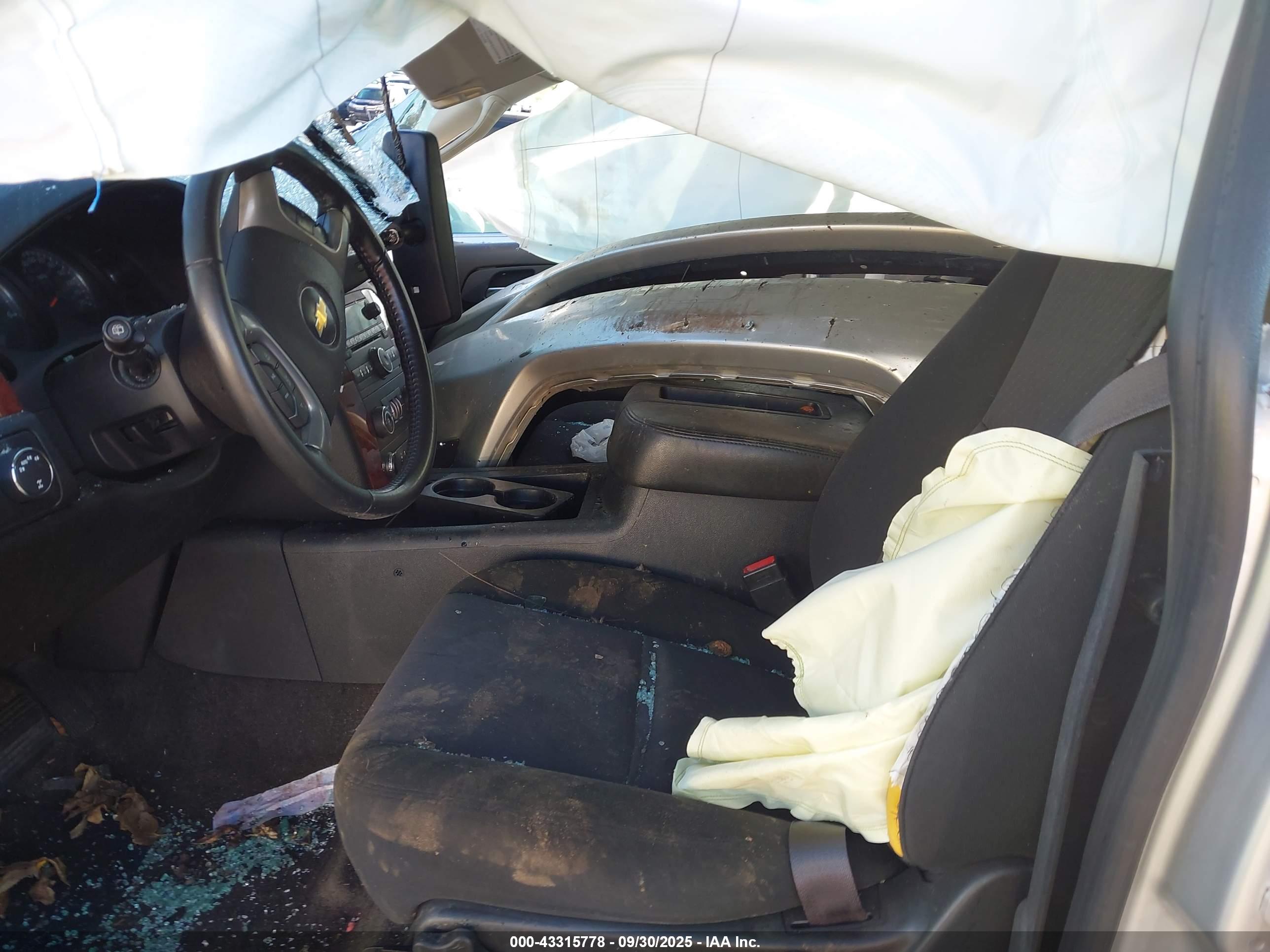 CHEVROLET TAHOE image 5