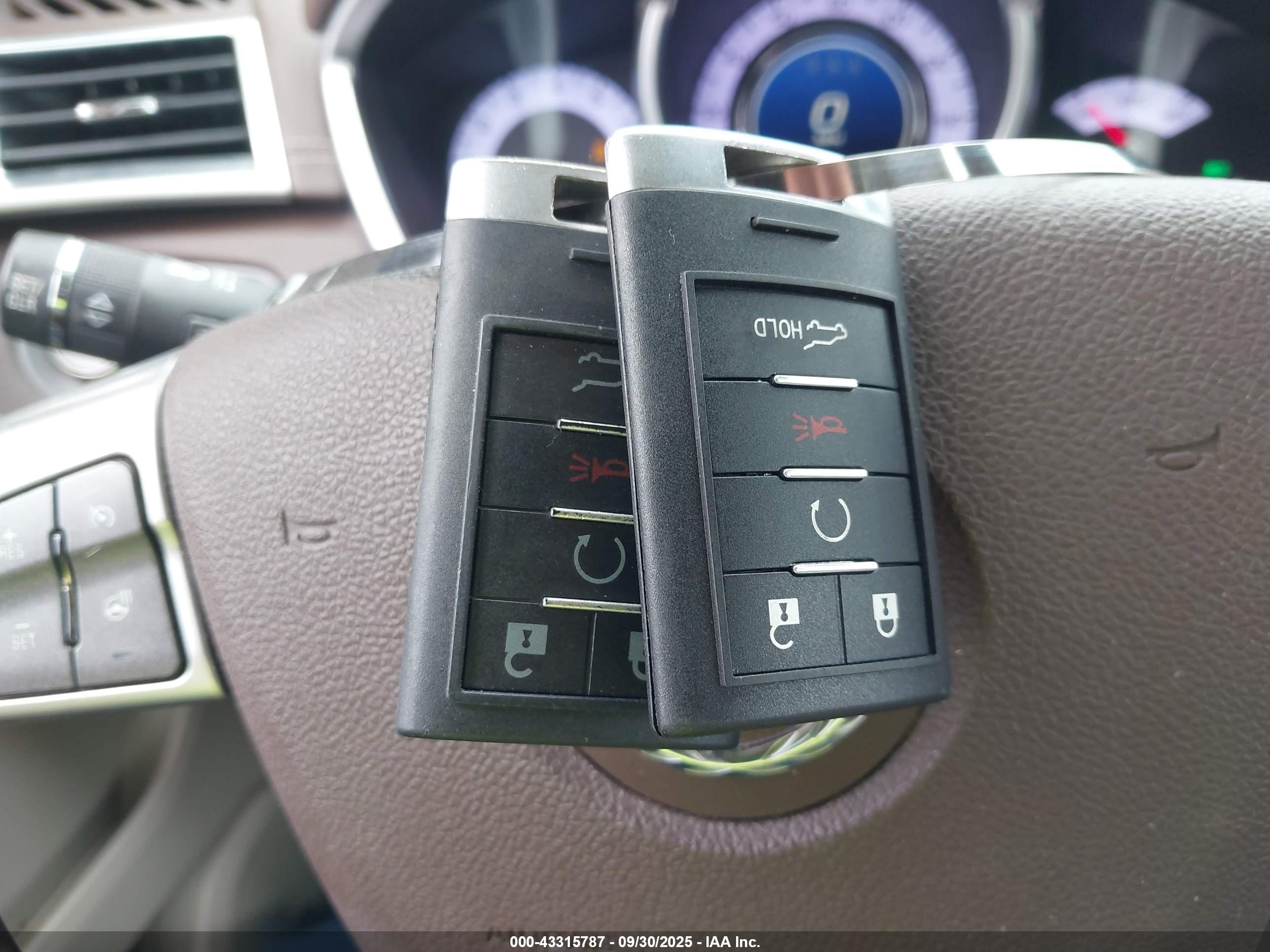 CADILLAC SRX image 11