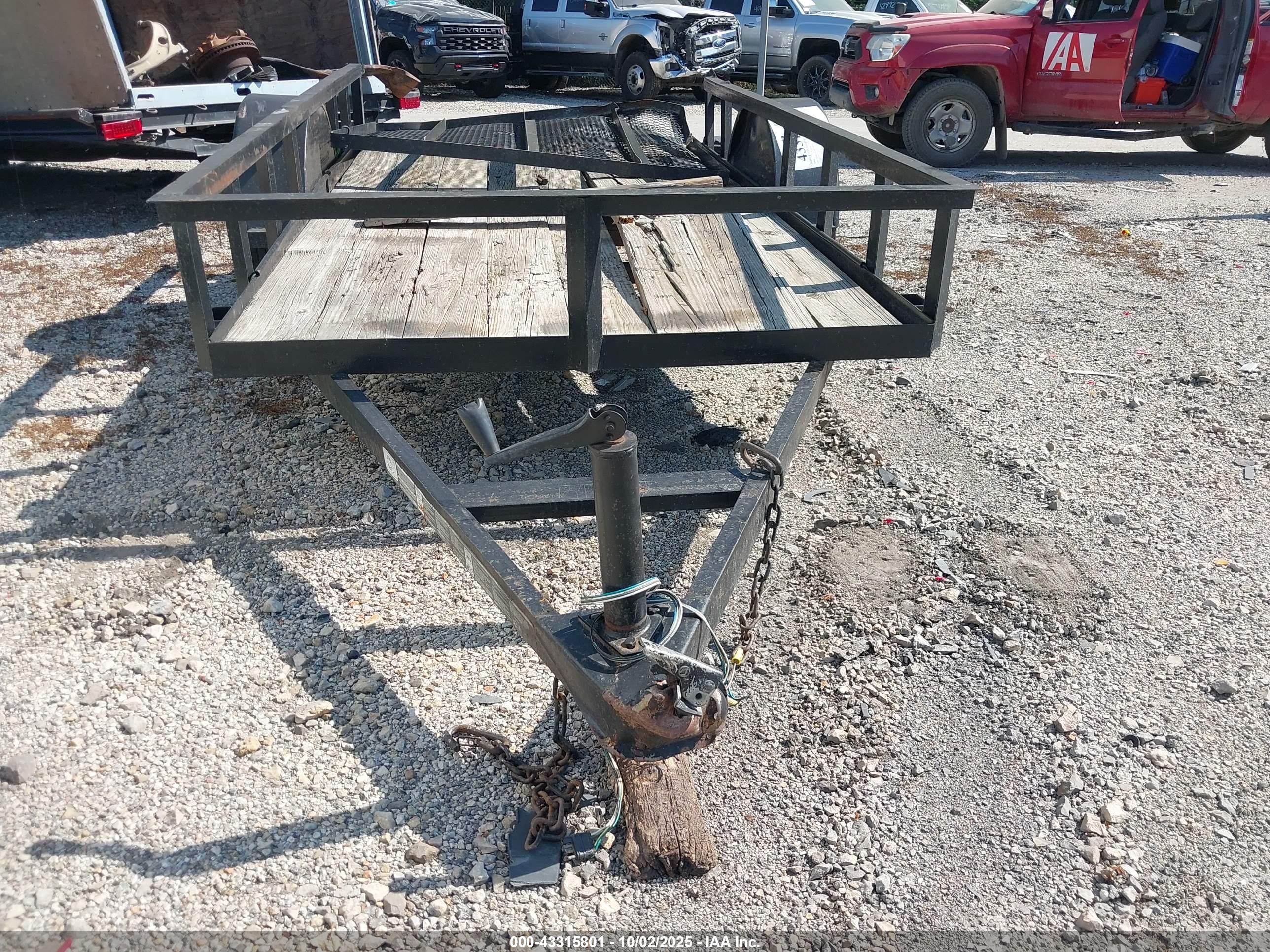 CARR TRAILER image 10