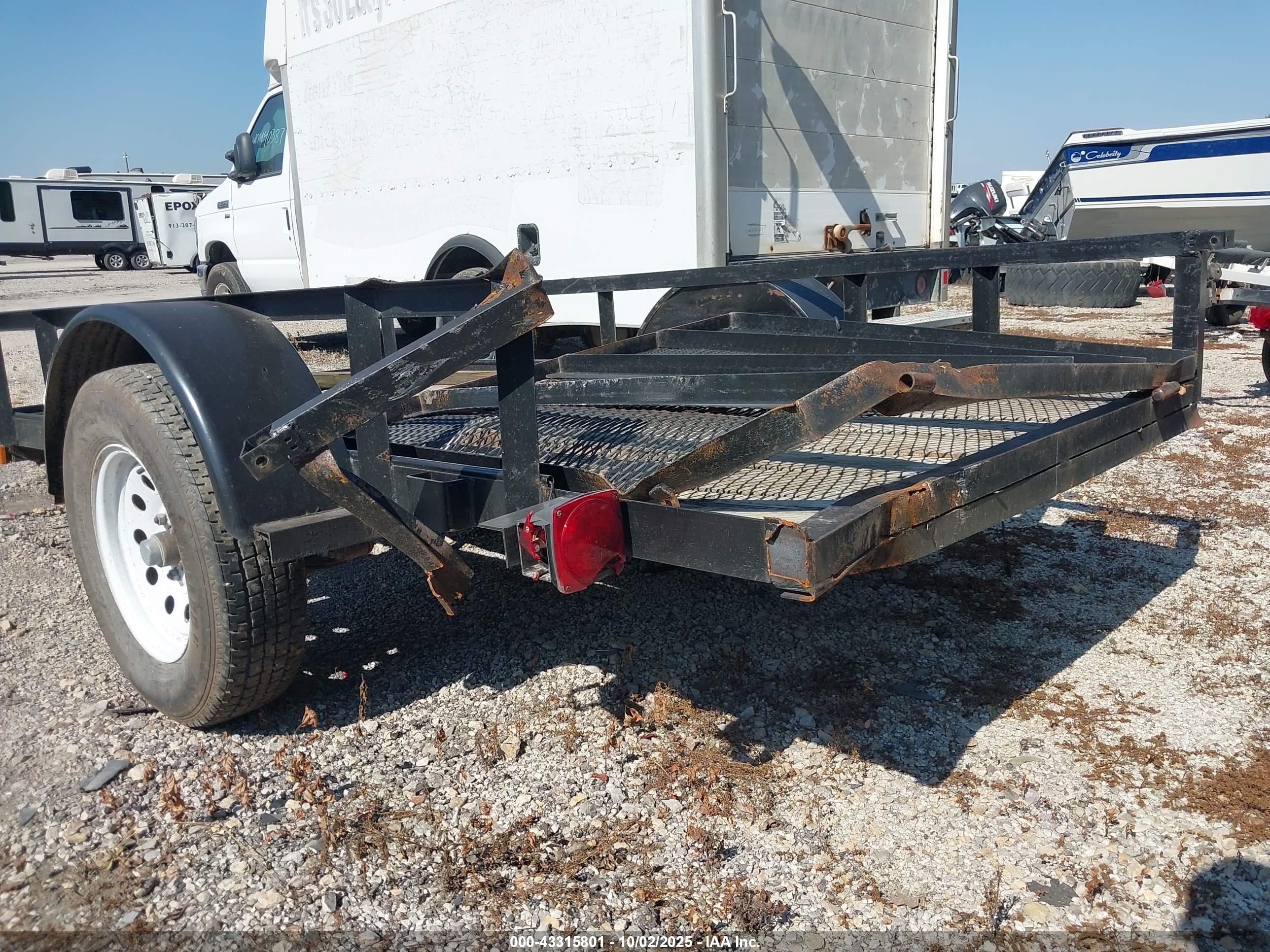 CARR TRAILER image 6