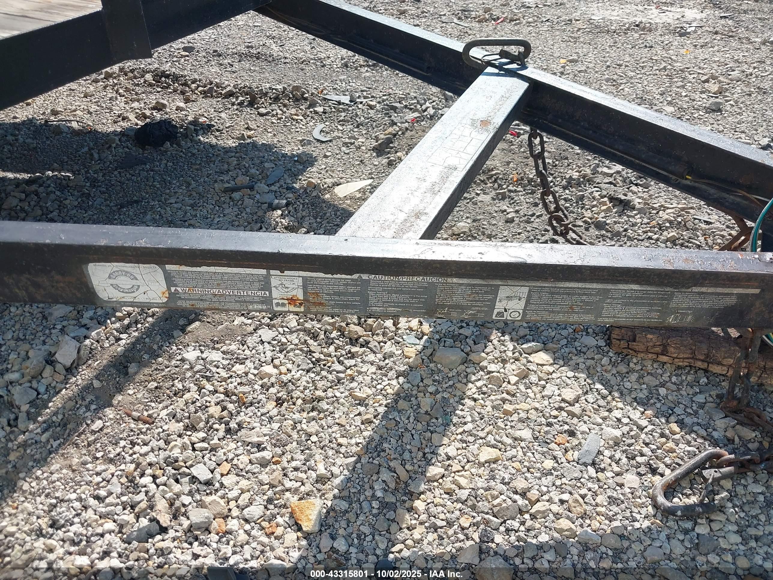 CARR TRAILER image 9
