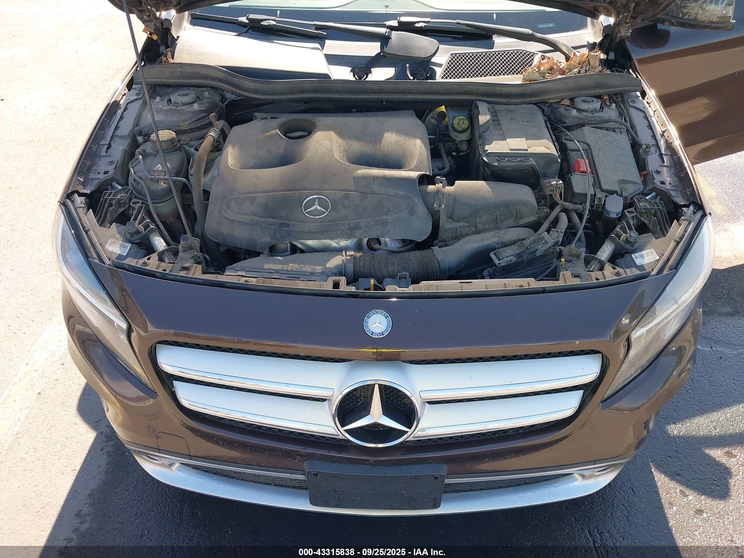 MERCEDES-BENZ GLA image 10