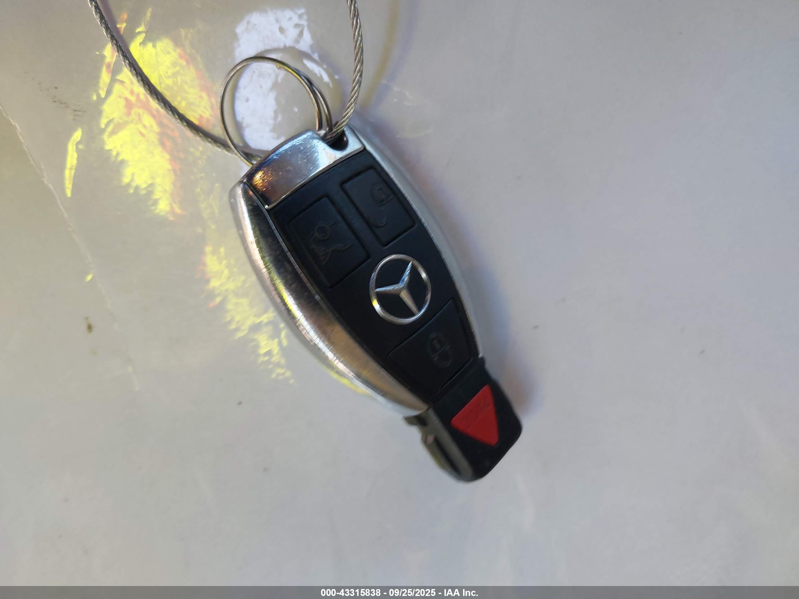 MERCEDES-BENZ GLA image 11