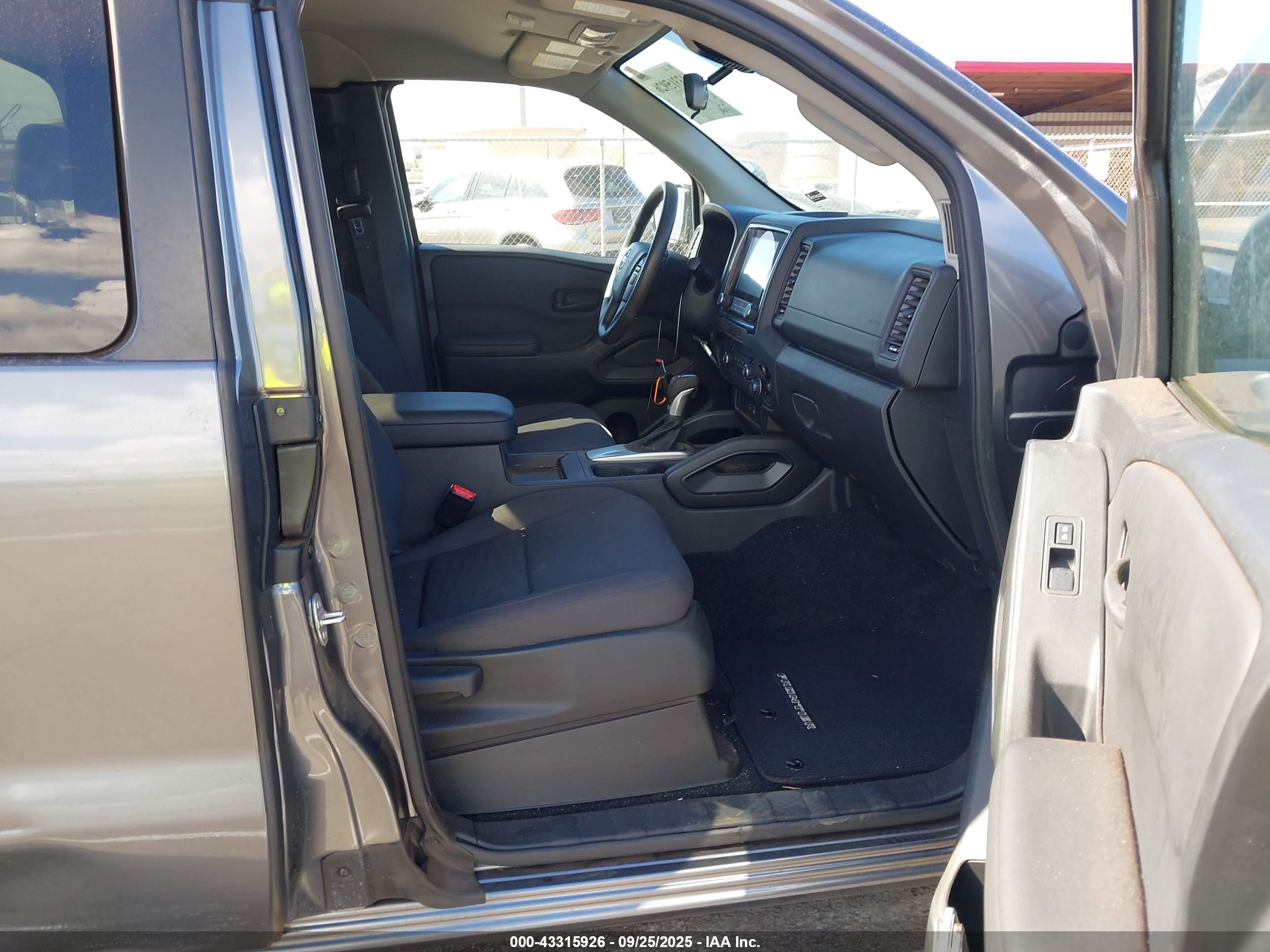 NISSAN FRONTIER image 5
