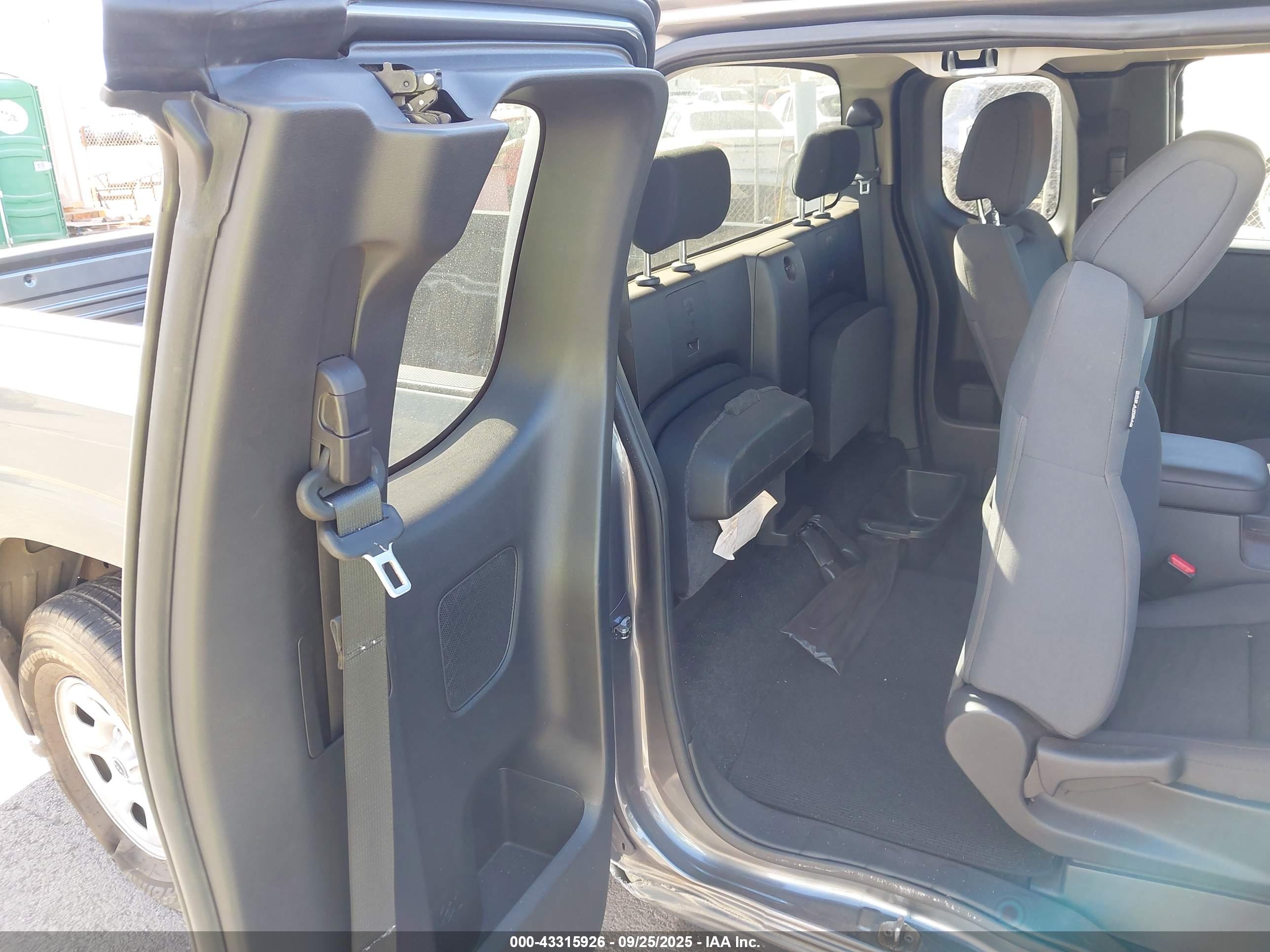 NISSAN FRONTIER image 8