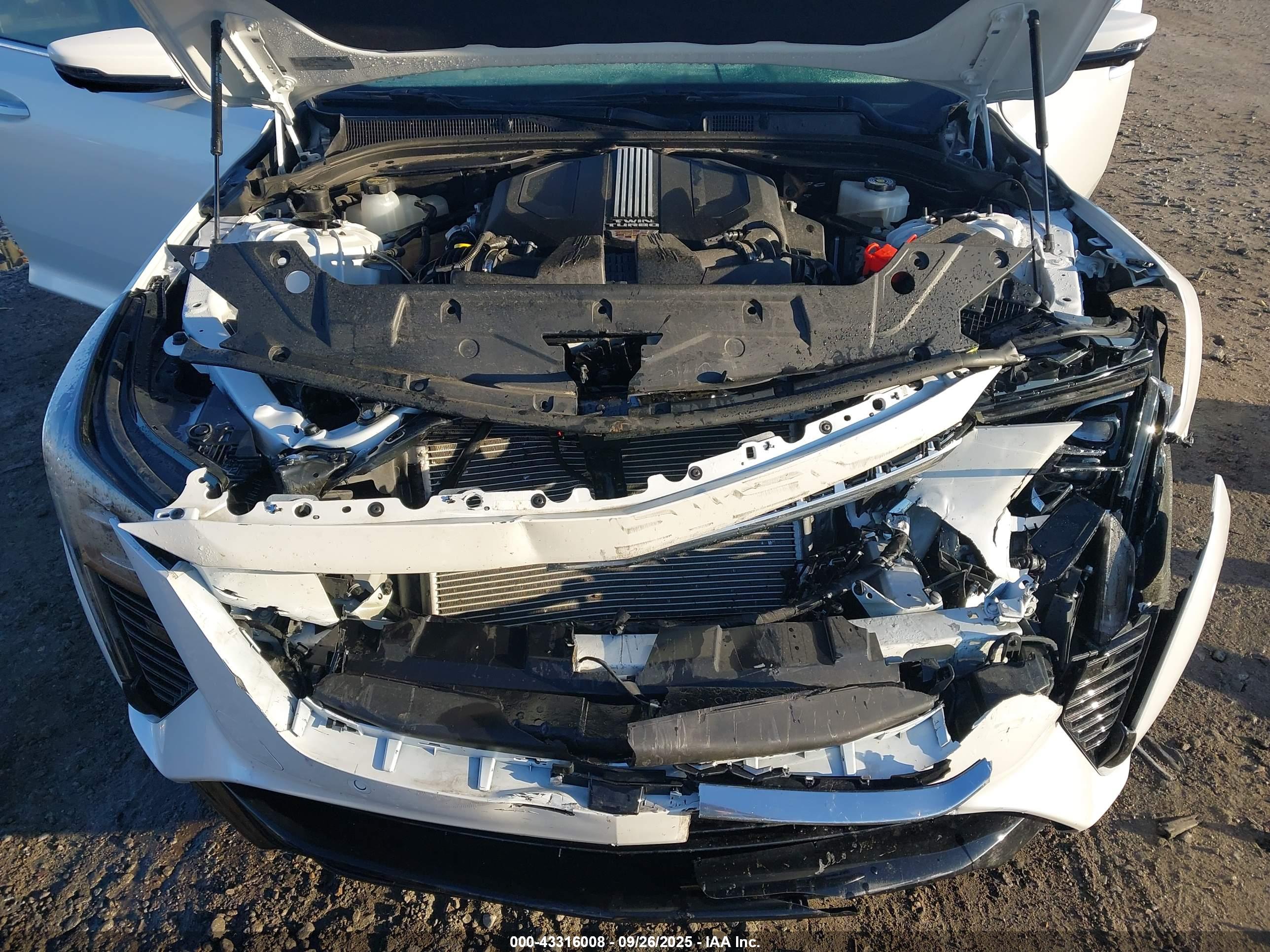 CADILLAC CT5 image 10