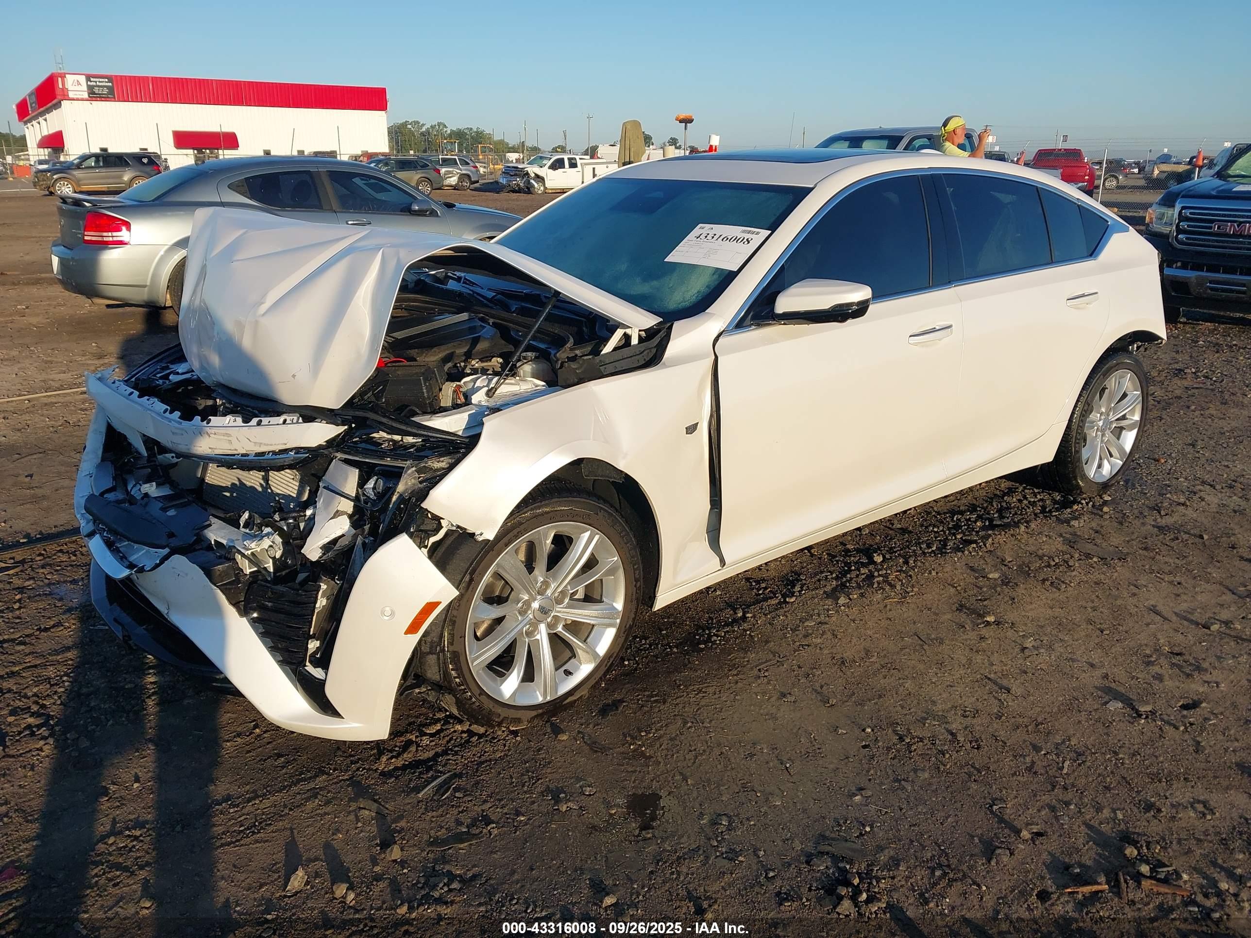 CADILLAC CT5 image 2