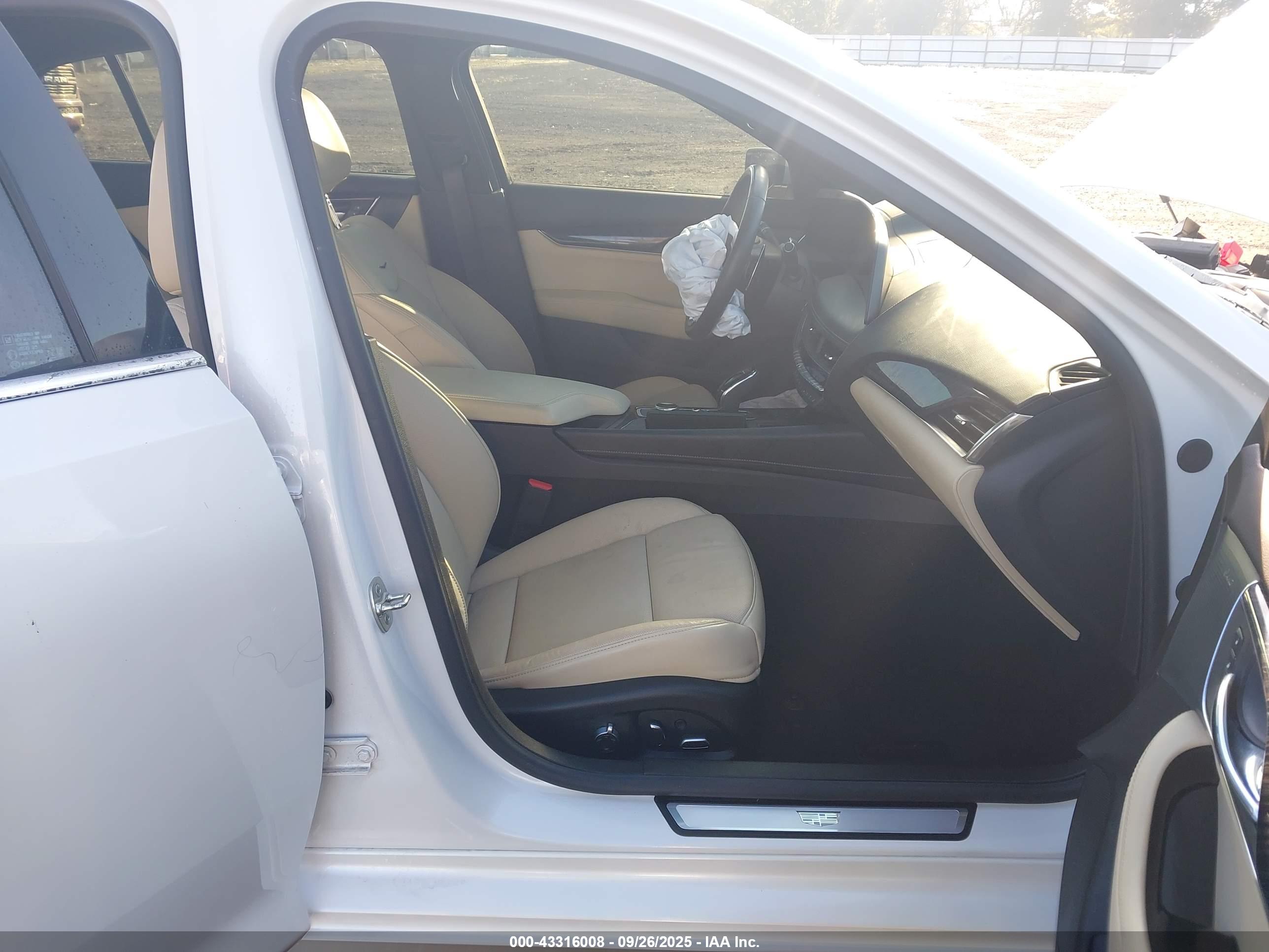 CADILLAC CT5 image 5