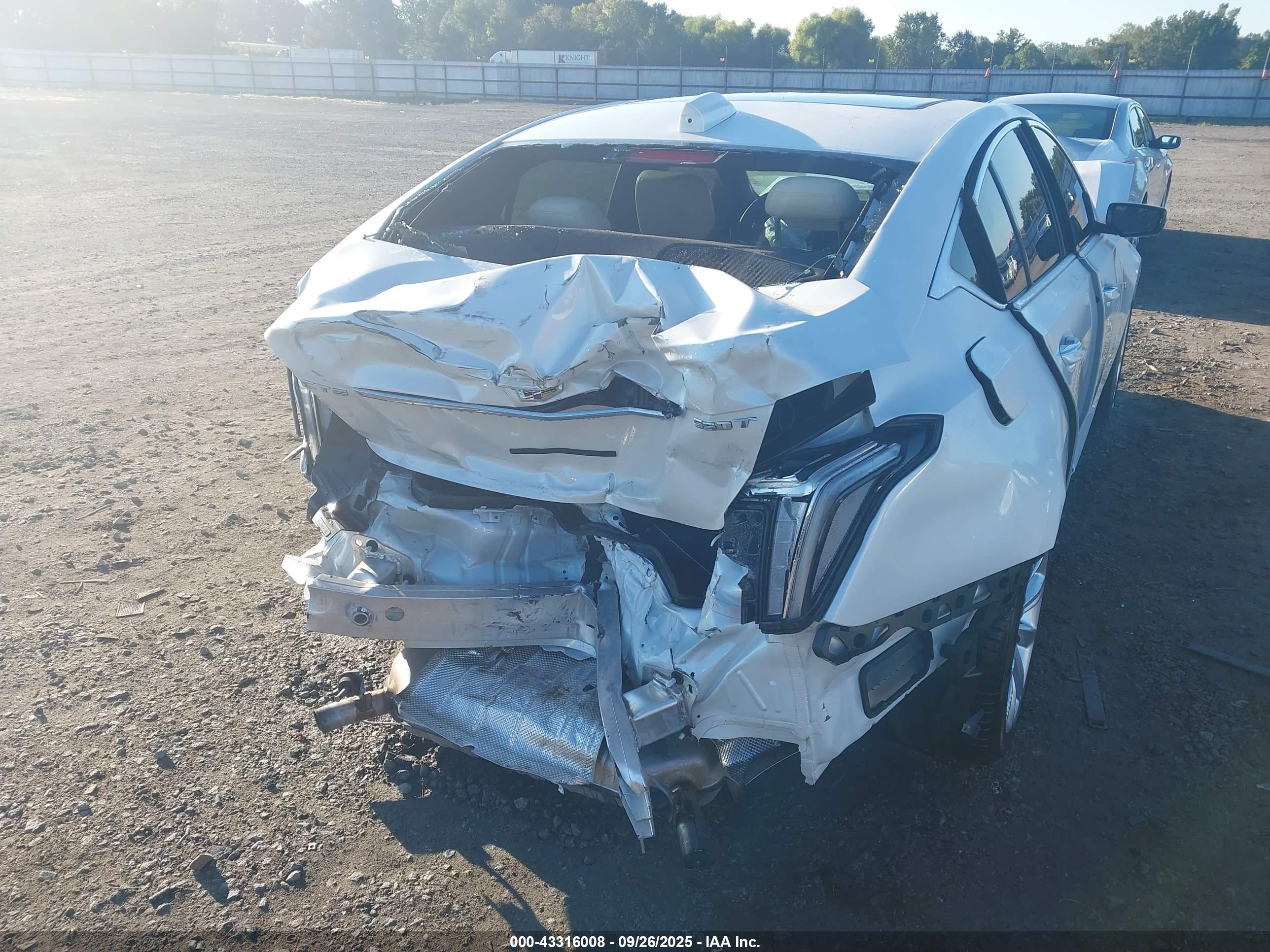 CADILLAC CT5 image 6