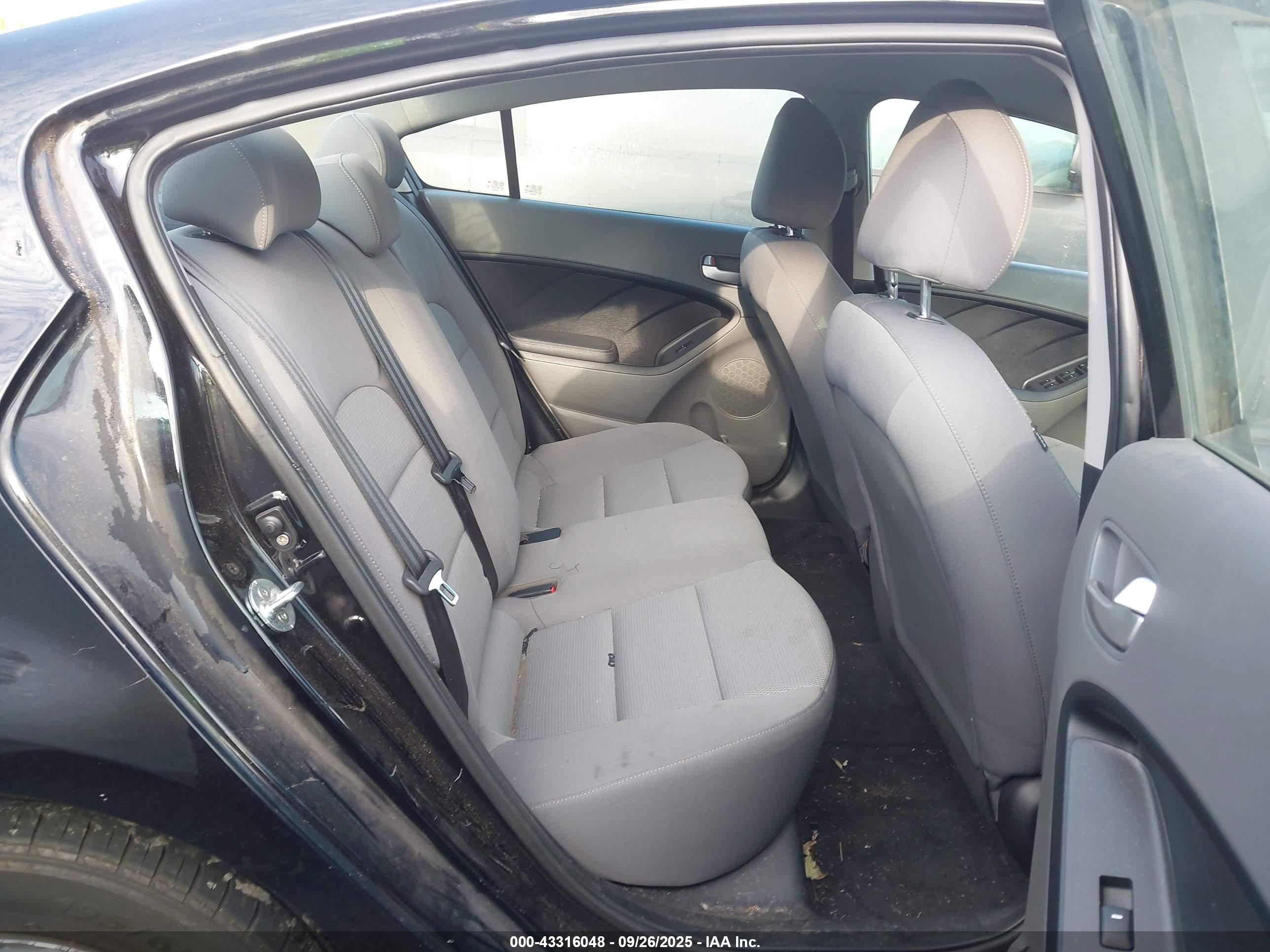 KIA FORTE image 8