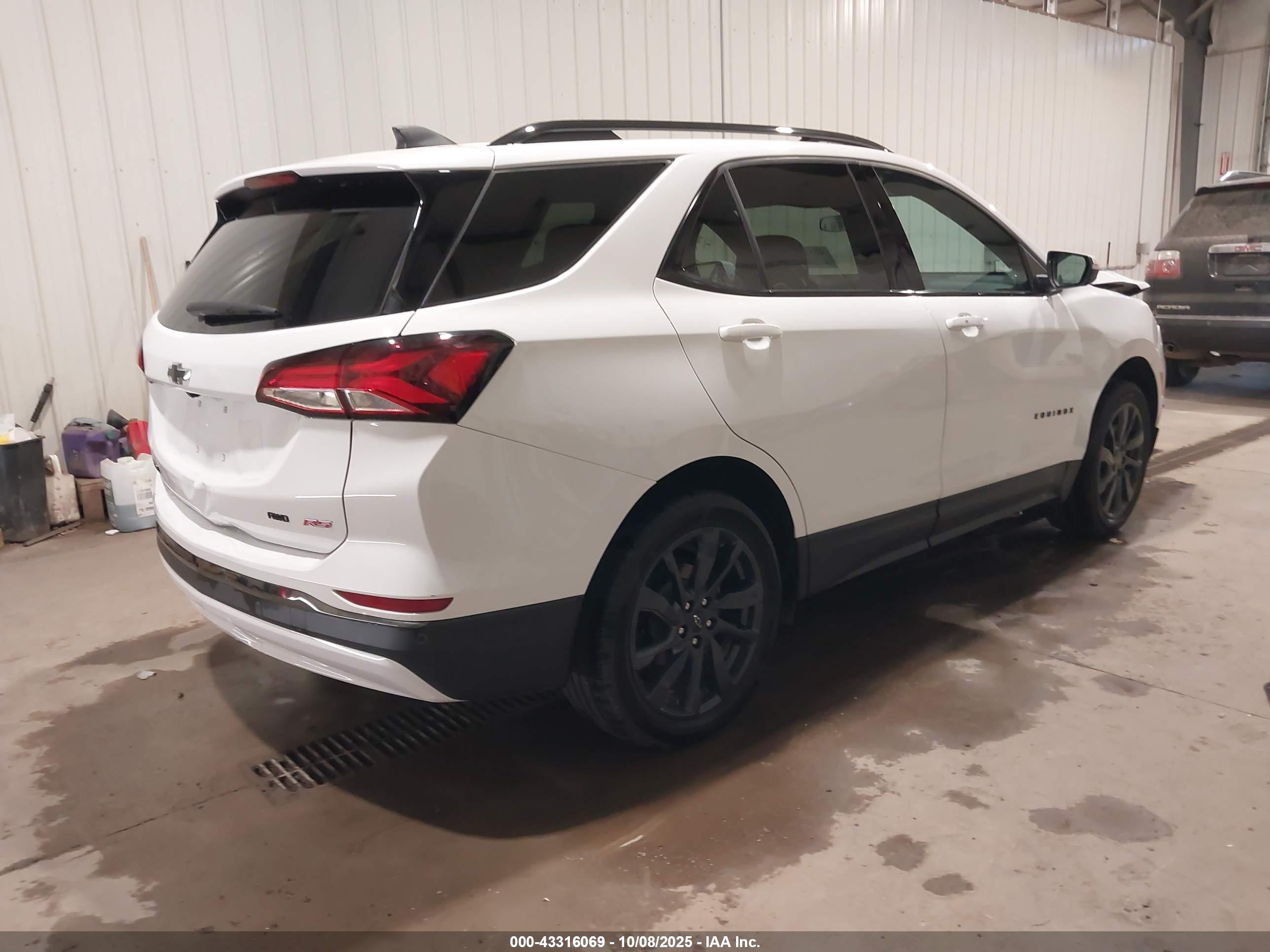 CHEVROLET EQUINOX image 4