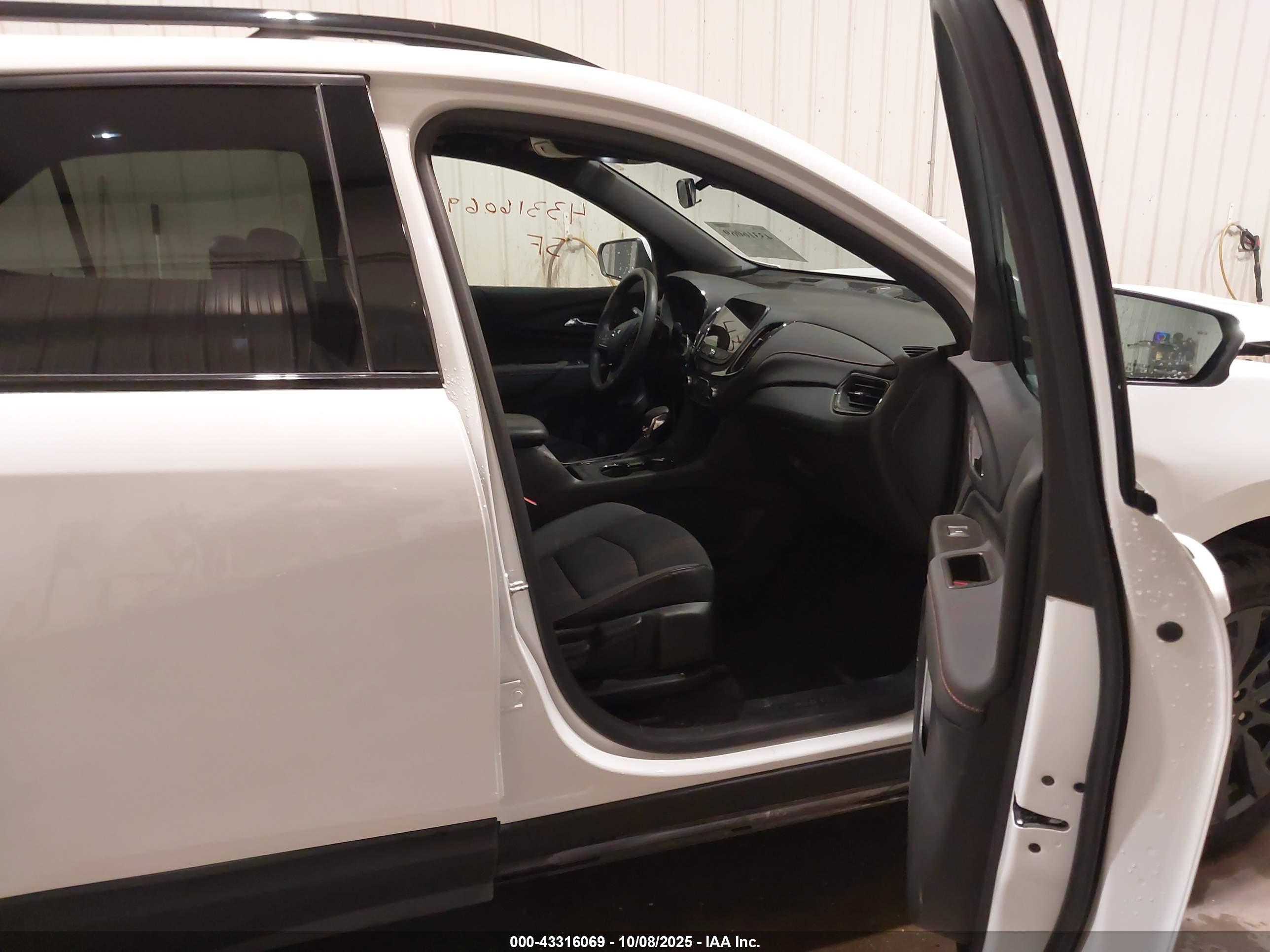 CHEVROLET EQUINOX image 5