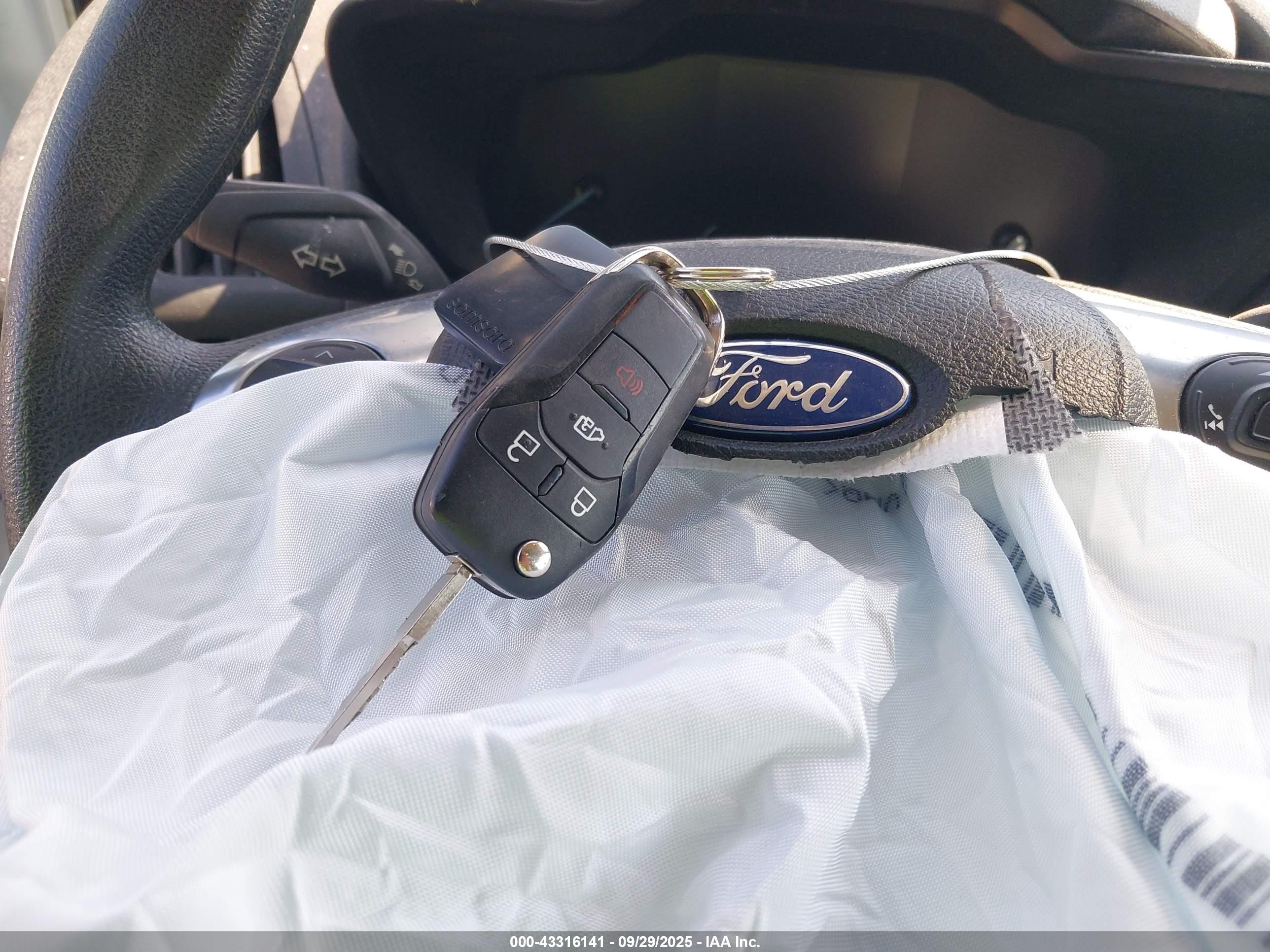 FORD TRANSIT image 11