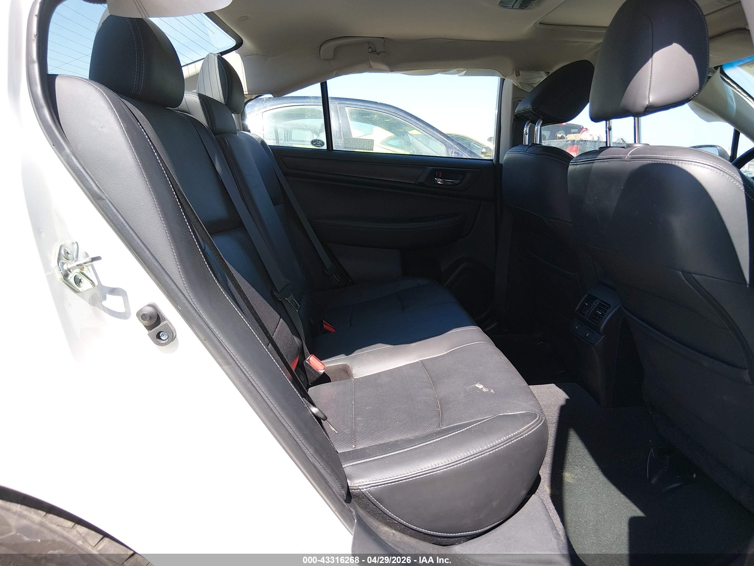 SUBARU LEGACY image 8